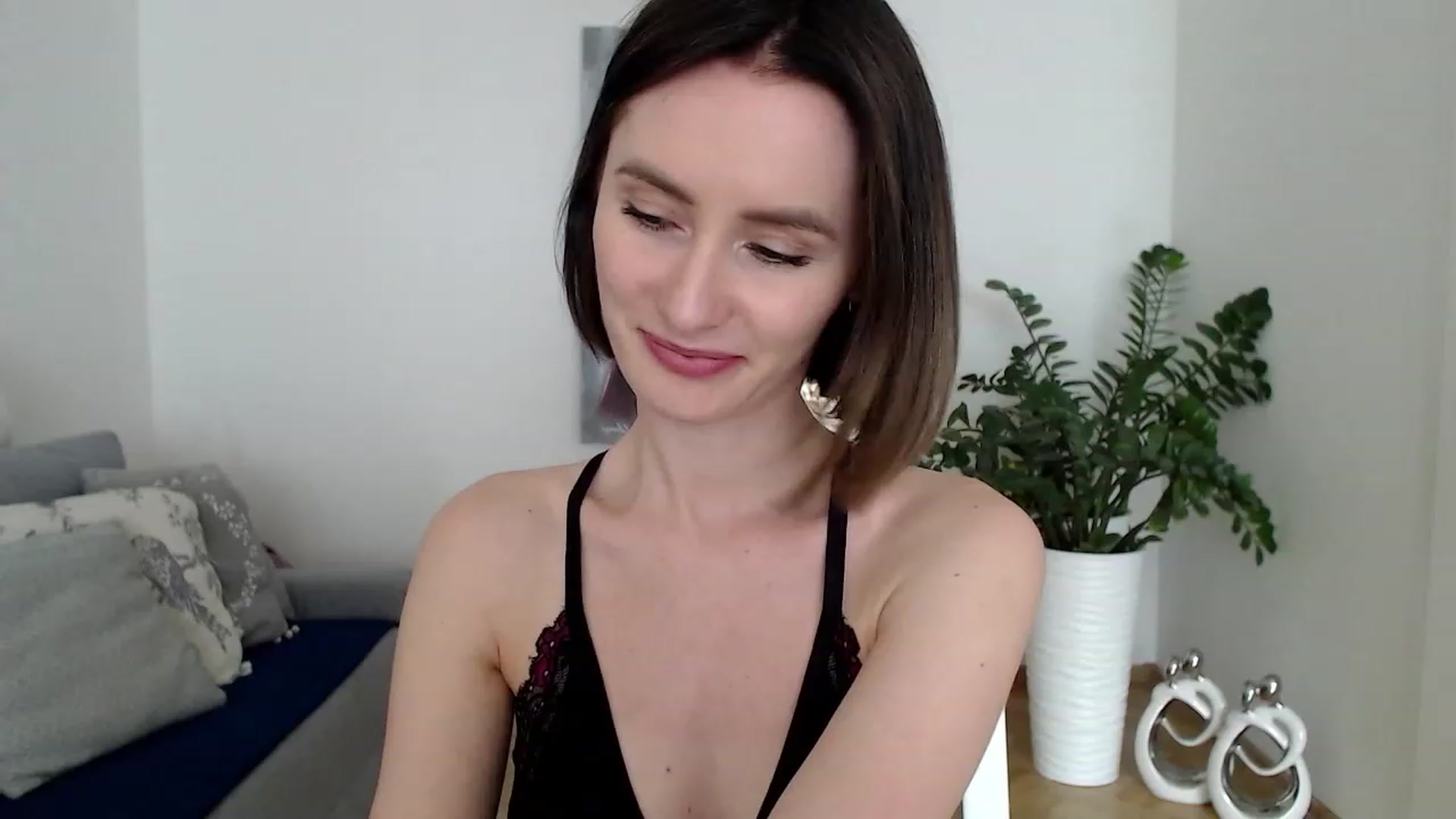Gallery image thumbnail from PerlaBella's myfreecams stream on, 05/25/2023, 13:28 image 15 of 20