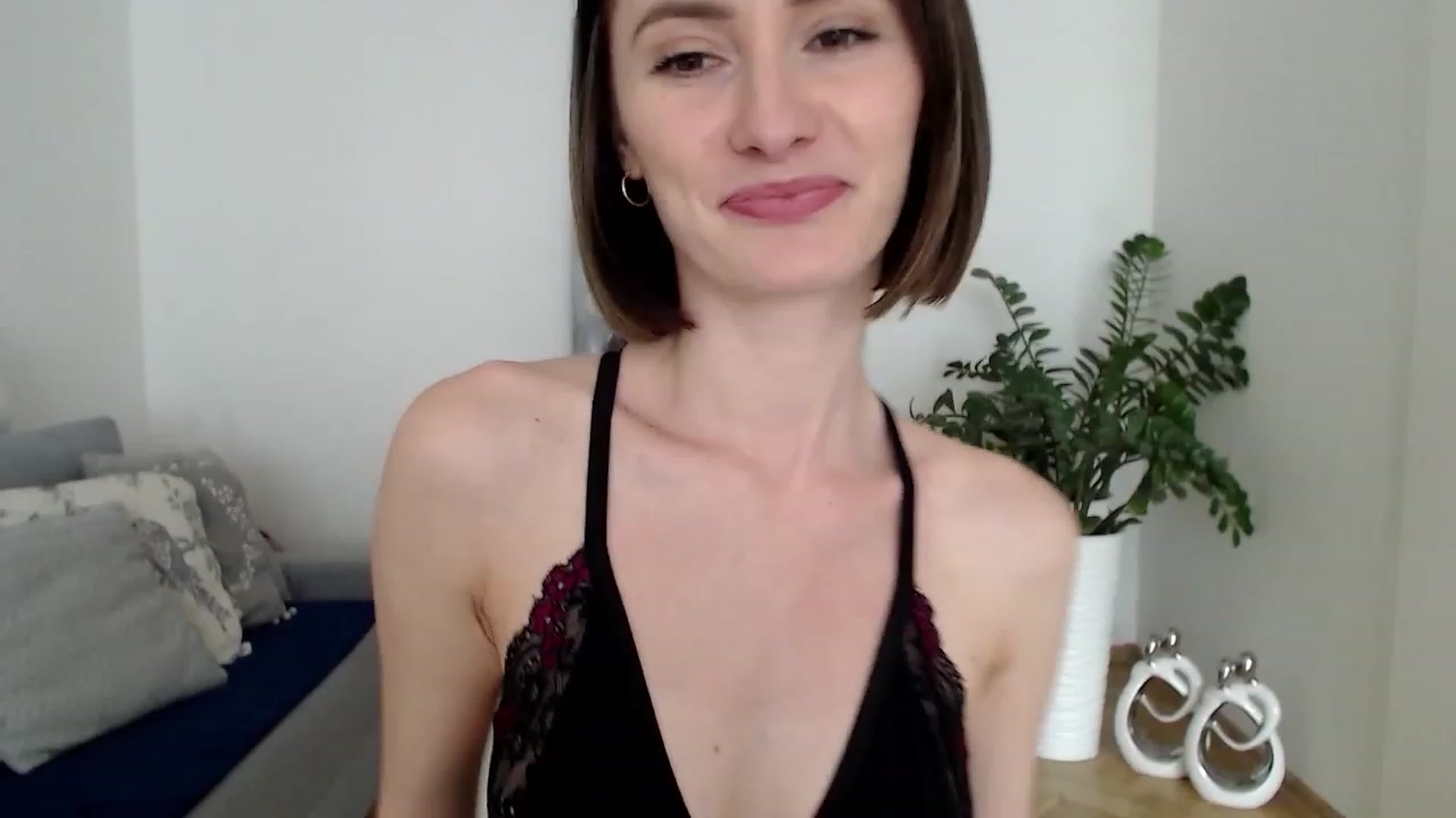 Gallery image thumbnail from PerlaBella's myfreecams stream on, 05/25/2023, 13:28 image 17 of 20