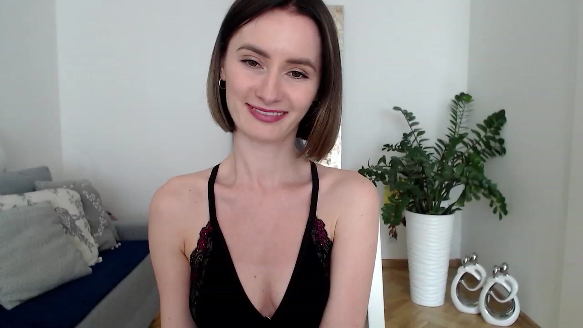 Gallery image thumbnail from PerlaBella's myfreecams stream on, 05/25/2023, 13:28 image 2 of 20