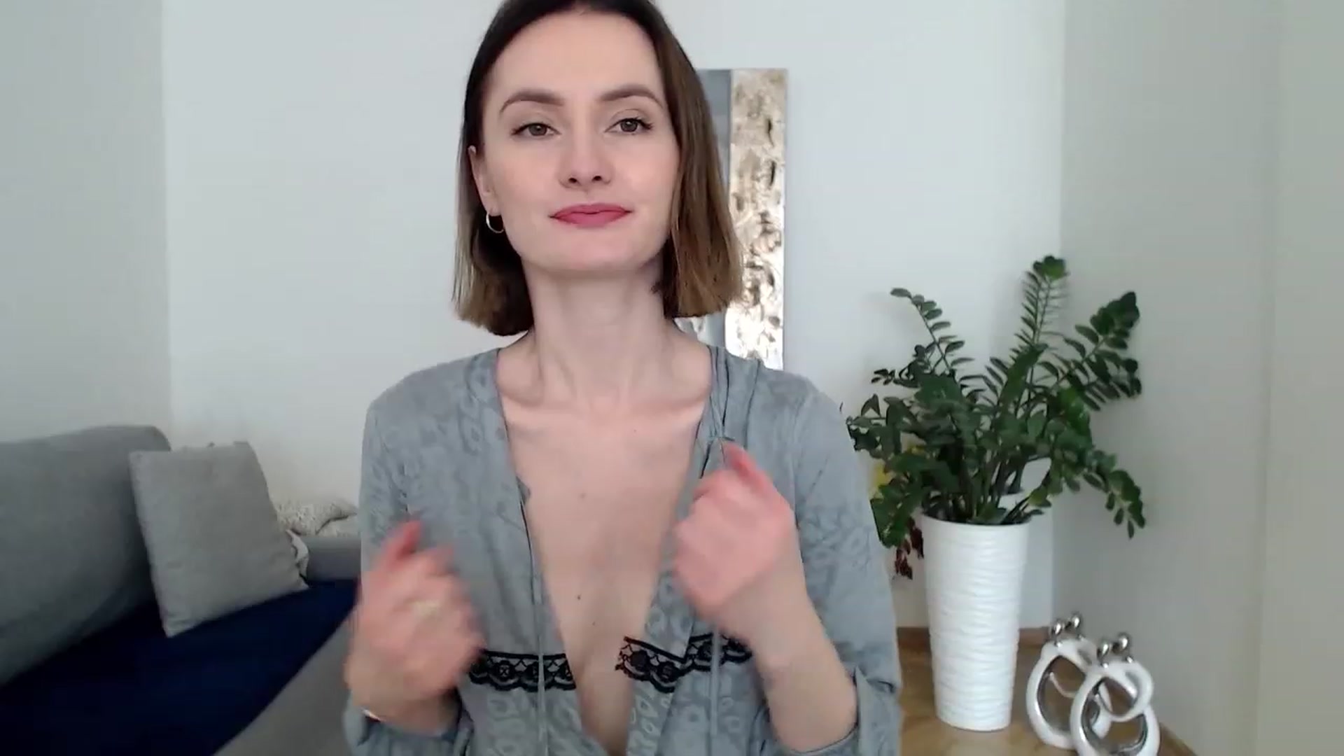 Gallery image thumbnail from PerlaBella's myfreecams stream on, 05/30/2023, 10:25 image 10 of 20