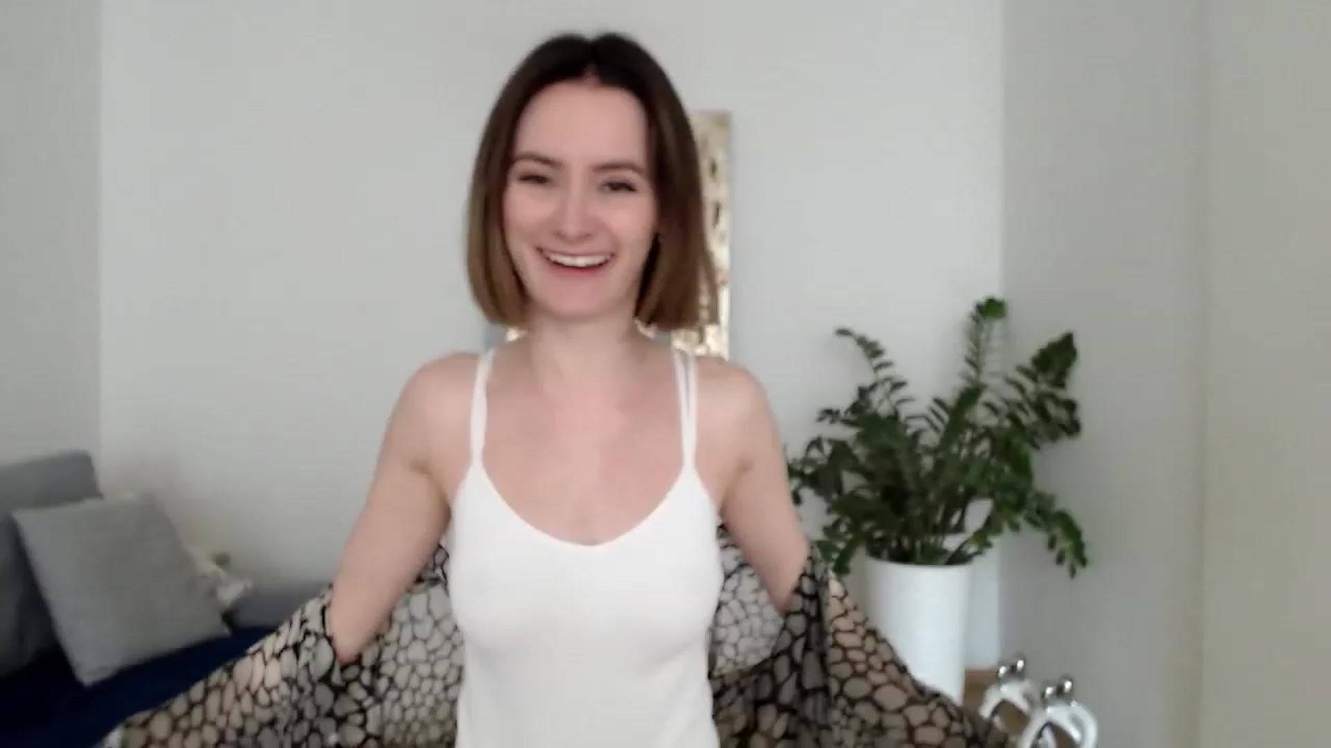 Gallery image thumbnail from PerlaBella's myfreecams stream on, 06/01/2023, 13:42 image 13 of 20