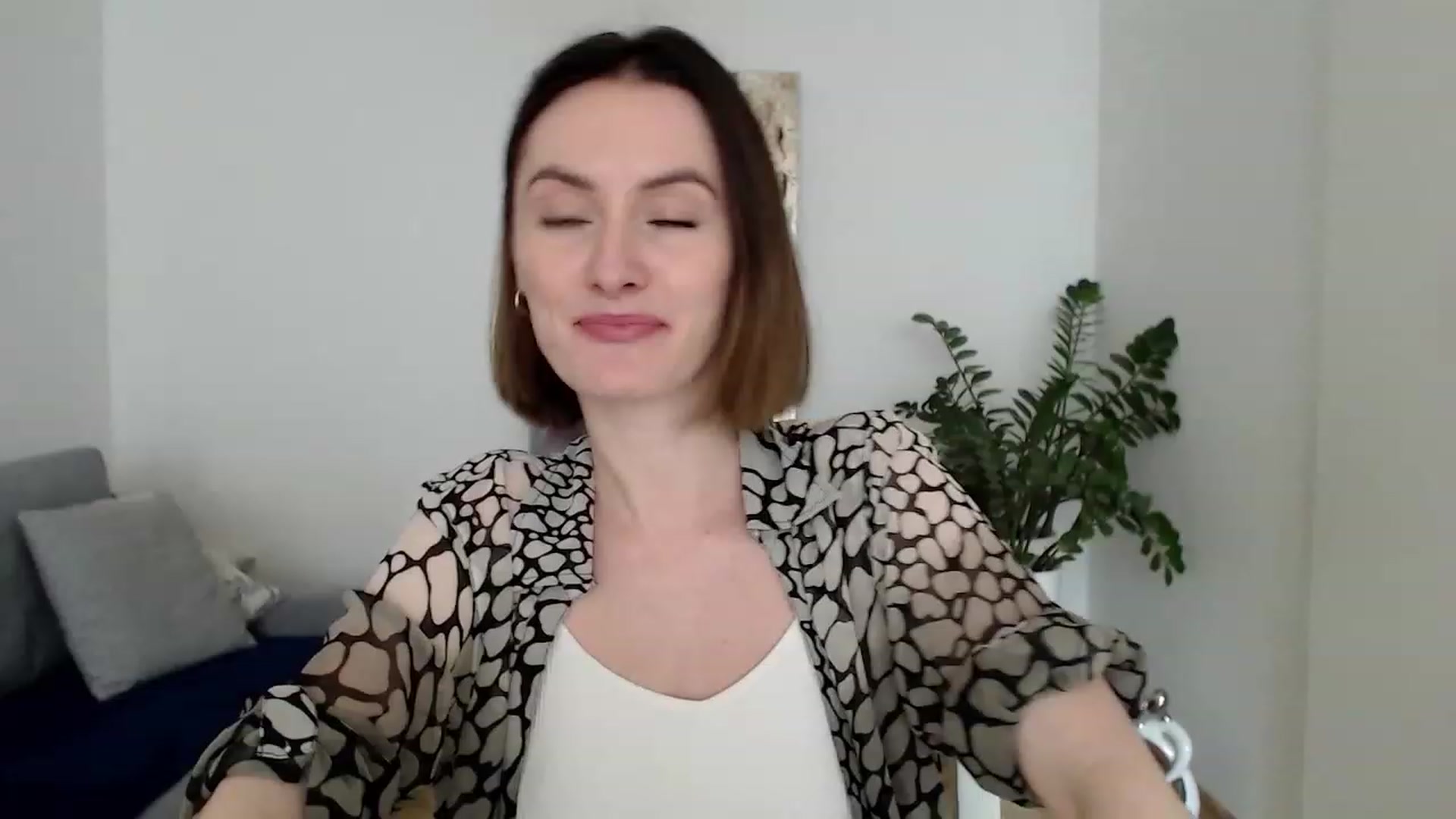 Gallery image thumbnail from PerlaBella's myfreecams stream on, 06/01/2023, 13:42 image 1 of 20