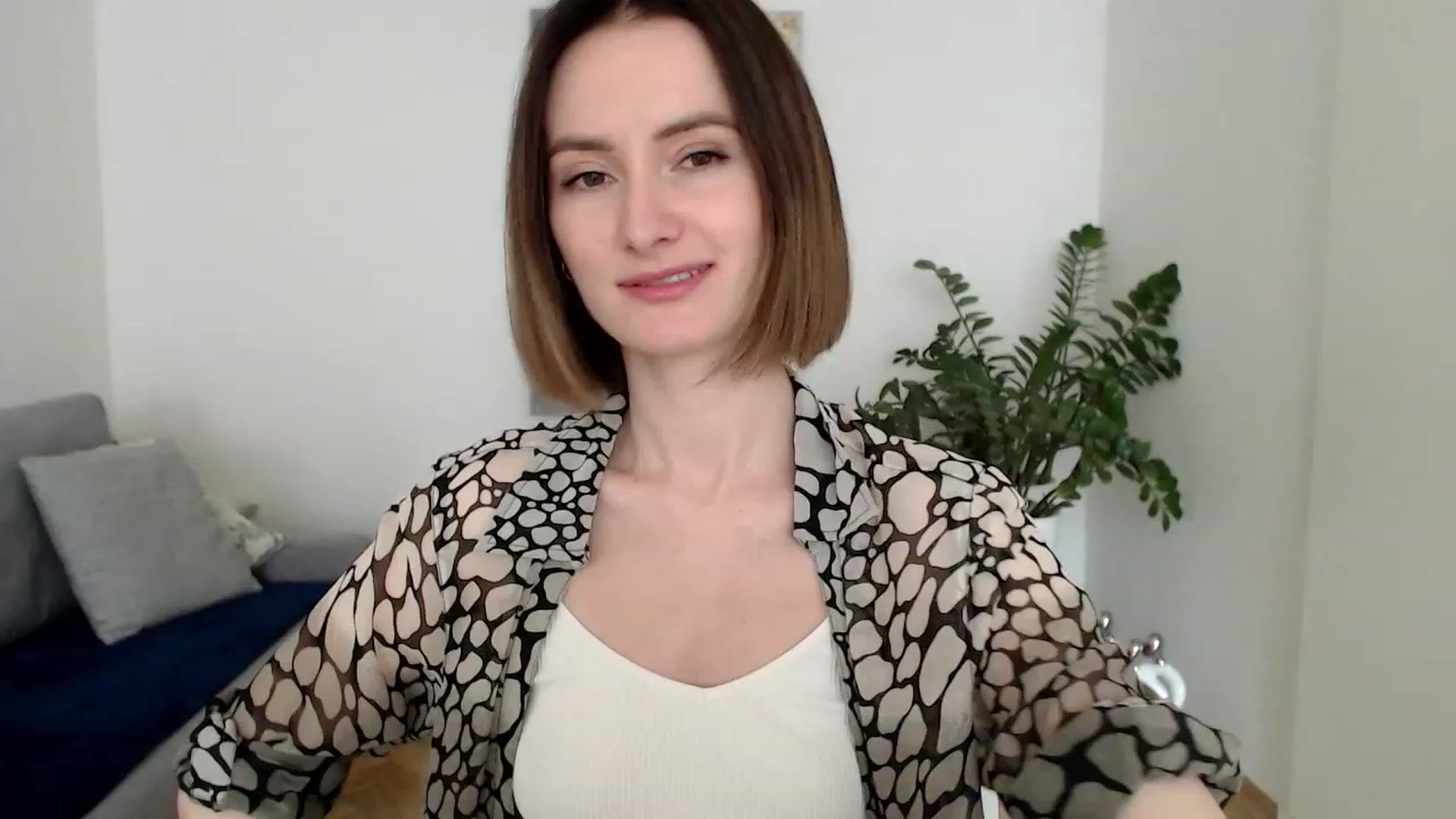 Gallery image thumbnail from PerlaBella's myfreecams stream on, 06/01/2023, 13:42 image 6 of 20
