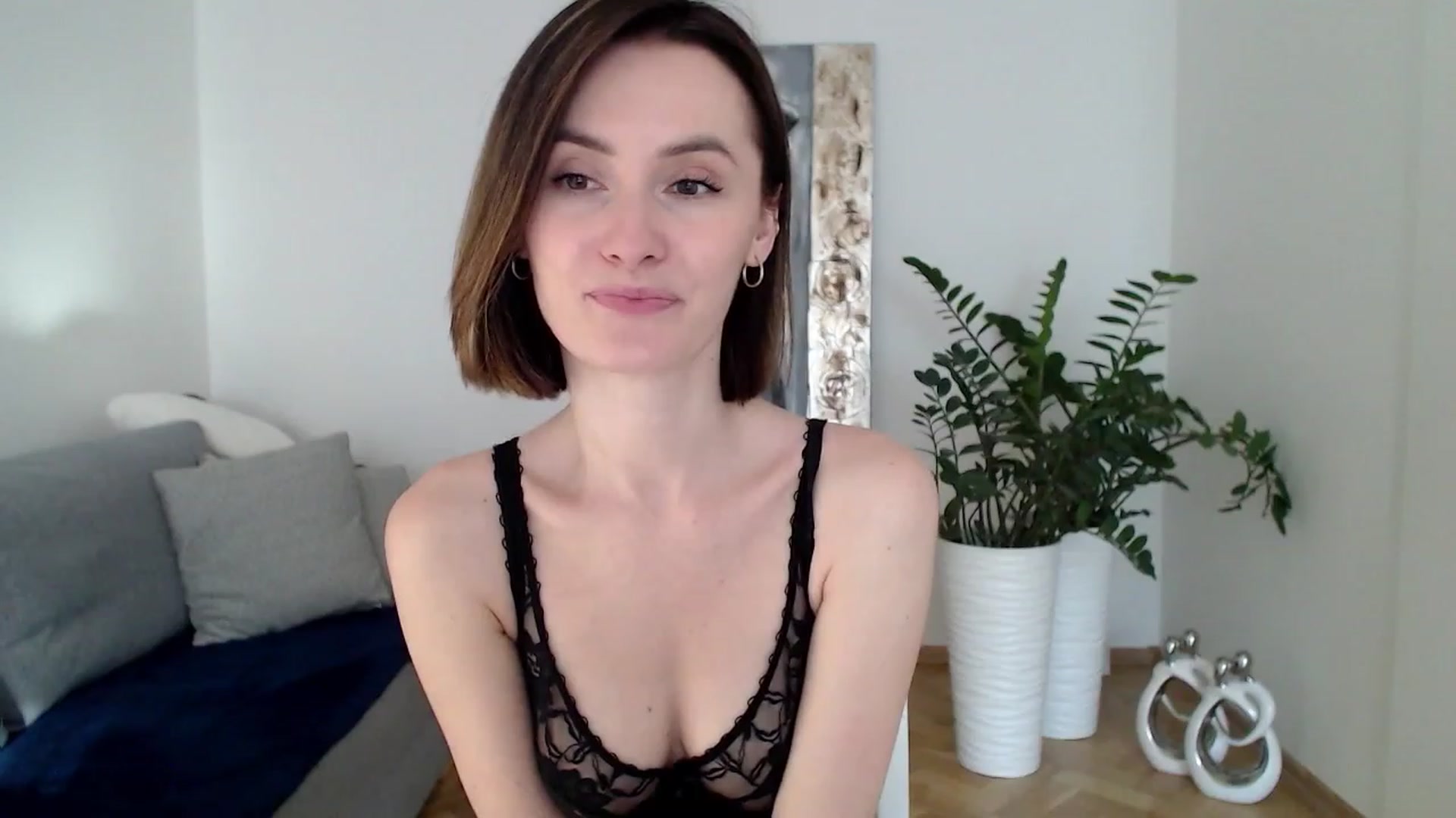 Gallery image thumbnail from PerlaBella's myfreecams stream on, 06/05/2023, 17:10 image 8 of 20
