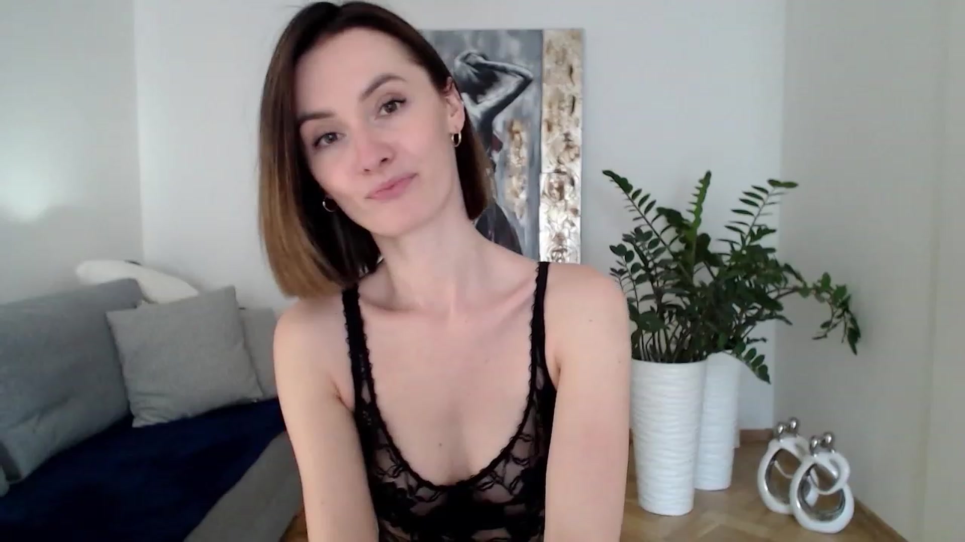 Gallery image thumbnail from PerlaBella's myfreecams stream on, 06/05/2023, 17:10 image 7 of 20