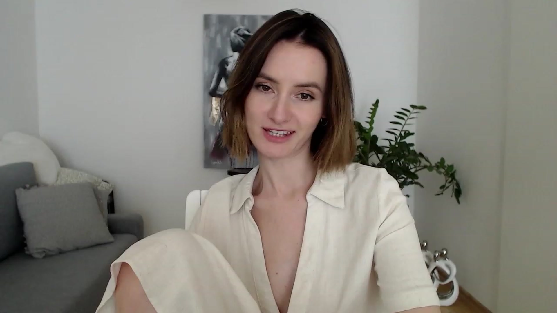Gallery image thumbnail from PerlaBella's myfreecams stream on, 06/07/2023, 13:01 image 2 of 20