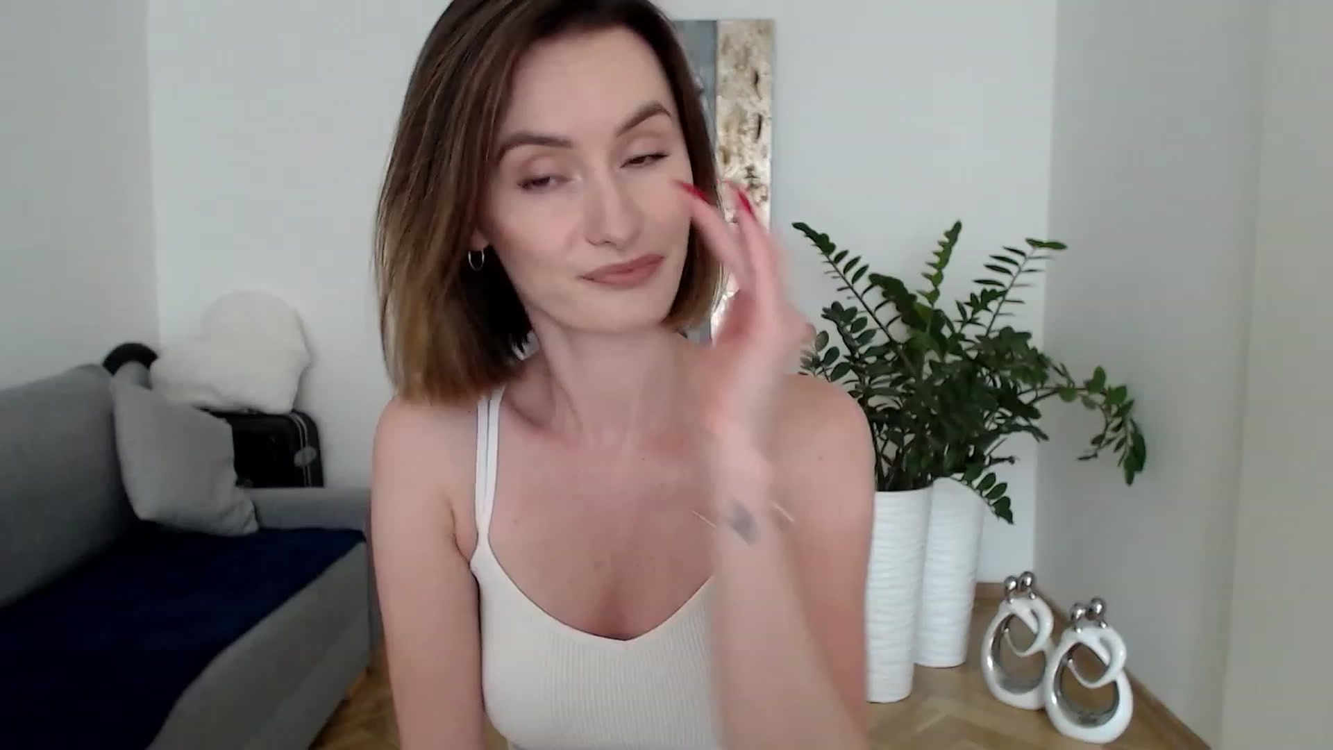 Gallery image thumbnail from PerlaBella's myfreecams stream on, 06/22/2023, 15:26 image 4 of 20