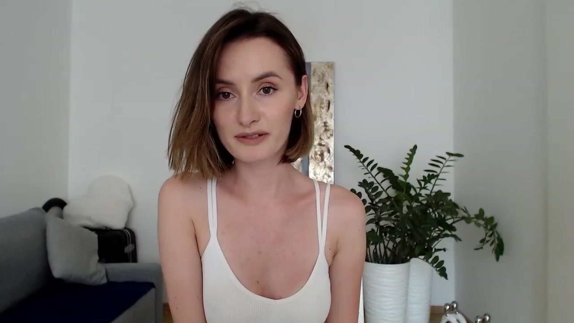 Gallery image thumbnail from PerlaBella's myfreecams stream on, 06/22/2023, 15:26 image 14 of 20