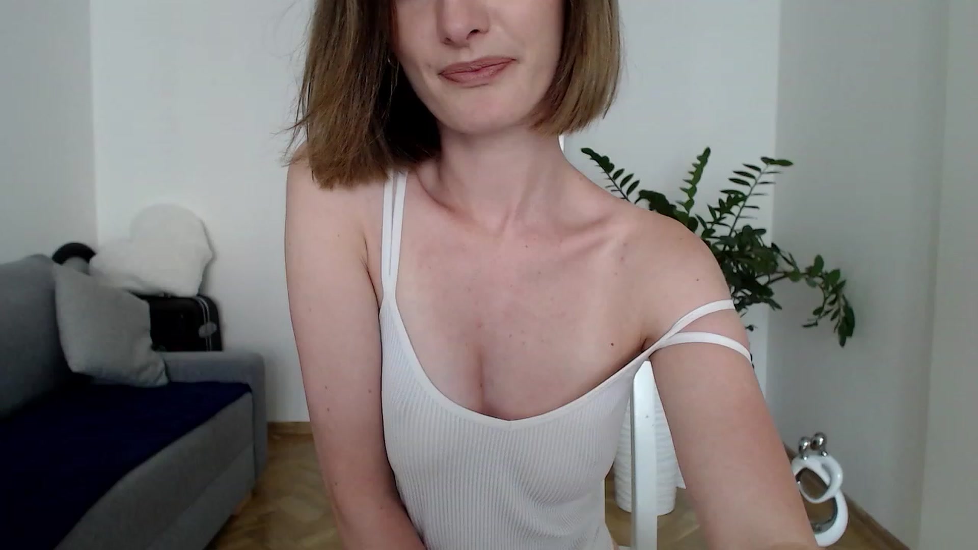 Gallery image thumbnail from PerlaBella's myfreecams stream on, 06/22/2023, 17:02 image 7 of 20