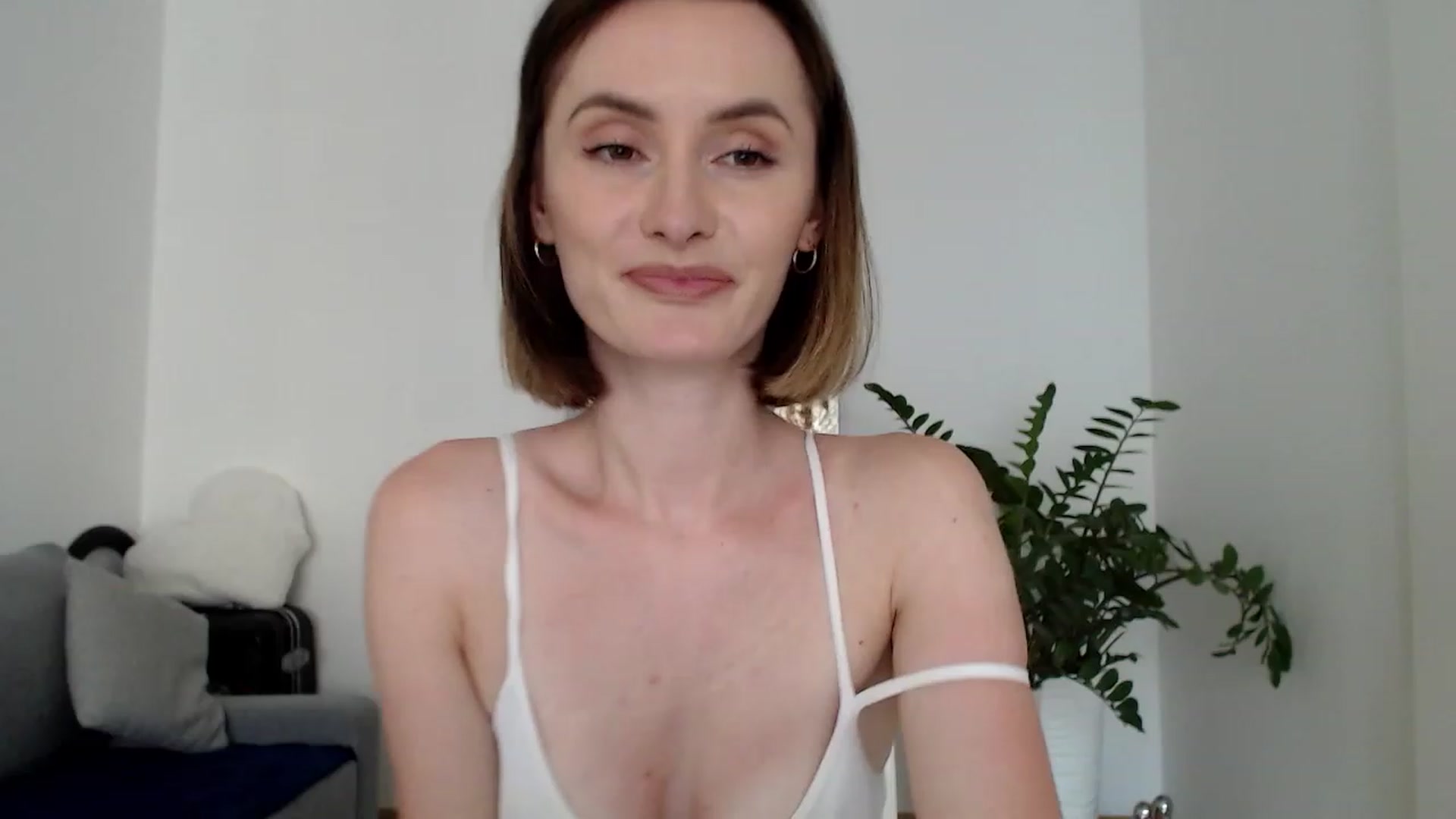 Gallery image thumbnail from PerlaBella's myfreecams stream on, 06/22/2023, 17:02 image 15 of 20
