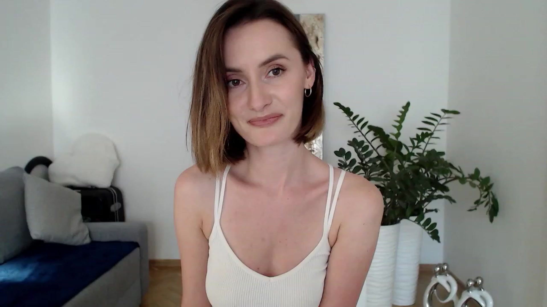 Gallery image thumbnail from PerlaBella's myfreecams stream on, 06/22/2023, 17:20 image 1 of 20