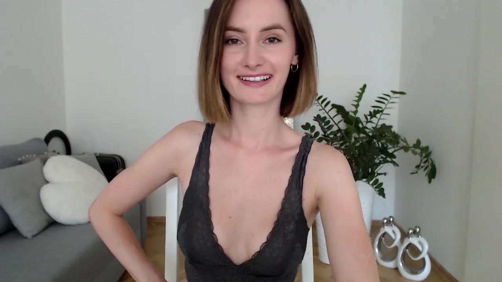 Gallery image thumbnail from PerlaBella's myfreecams stream on, 06/26/2023, 15:17 image 8 of 20