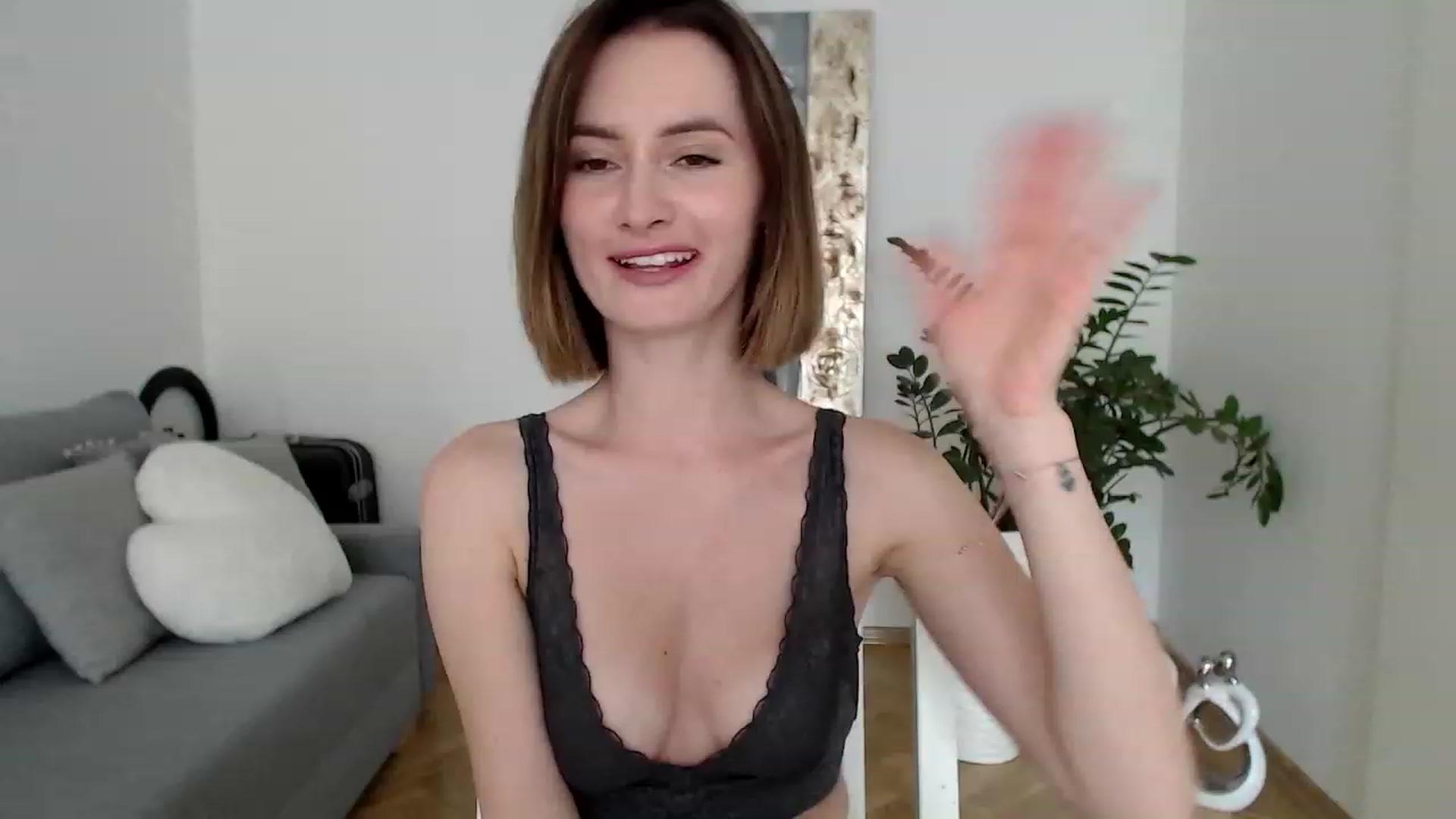 Gallery image thumbnail from PerlaBella's myfreecams stream on, 06/26/2023, 15:17 image 2 of 20