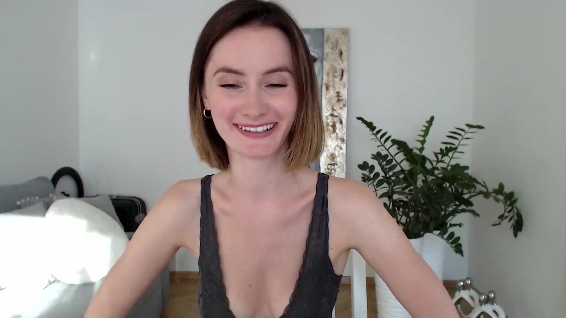 Gallery image thumbnail from PerlaBella's myfreecams stream on, 06/26/2023, 17:15 image 20 of 20
