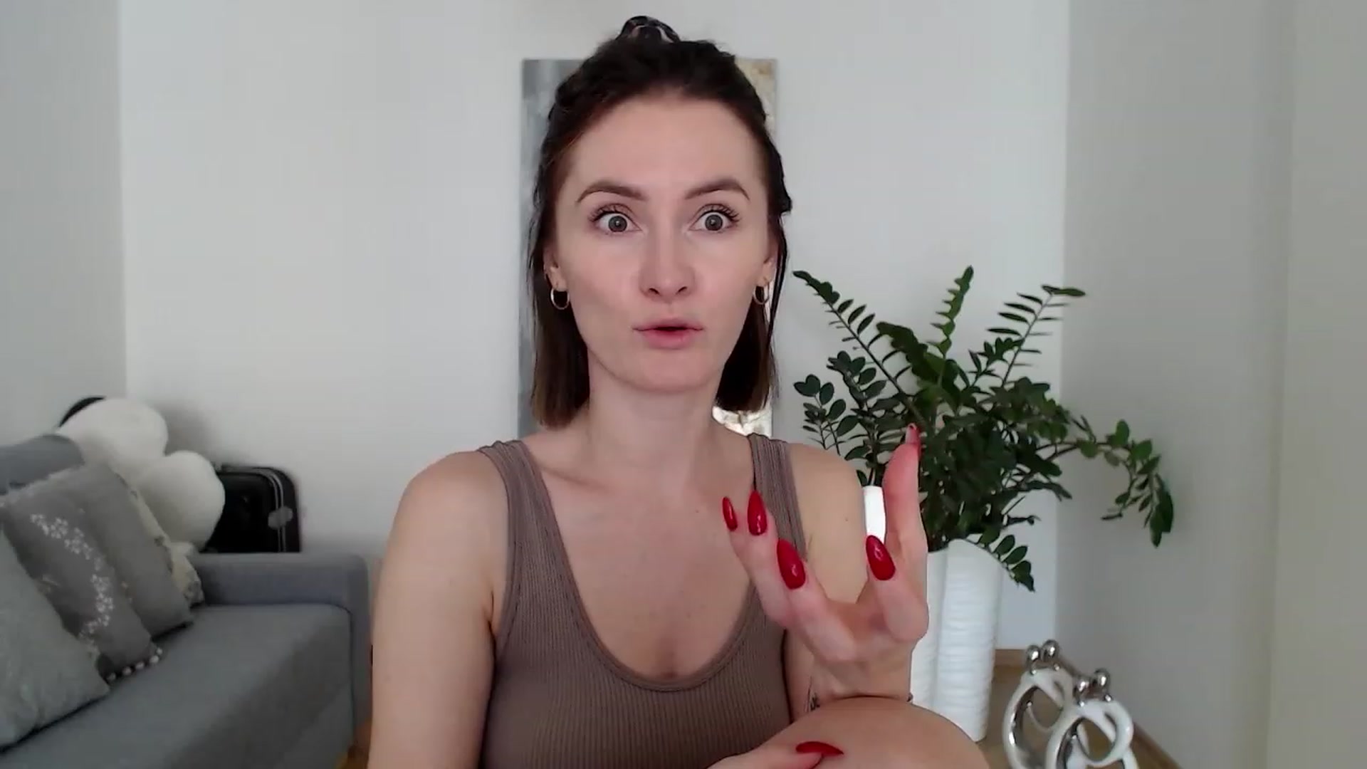 Gallery image thumbnail from PerlaBella's myfreecams stream on, 06/27/2023, 16:16 image 13 of 20