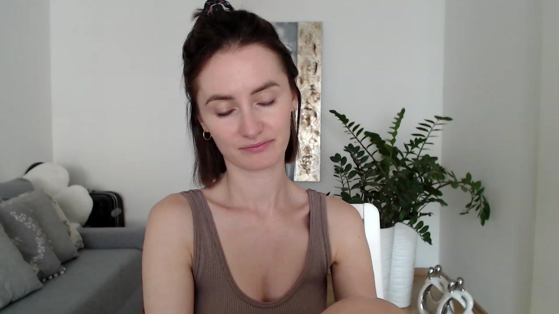 Gallery image thumbnail from PerlaBella's myfreecams stream on, 06/27/2023, 16:16 image 16 of 20