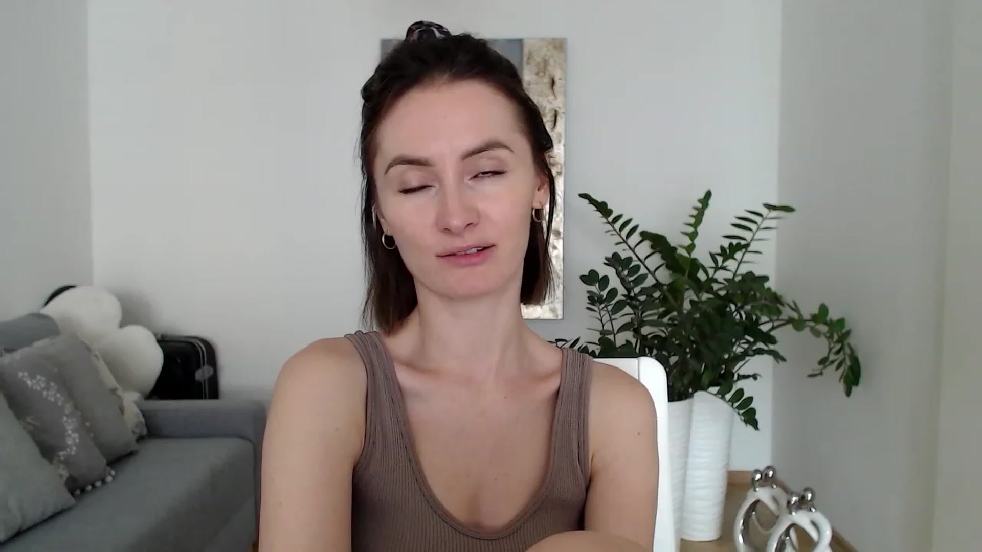 Gallery image thumbnail from PerlaBella's myfreecams stream on, 06/27/2023, 16:16 image 14 of 20