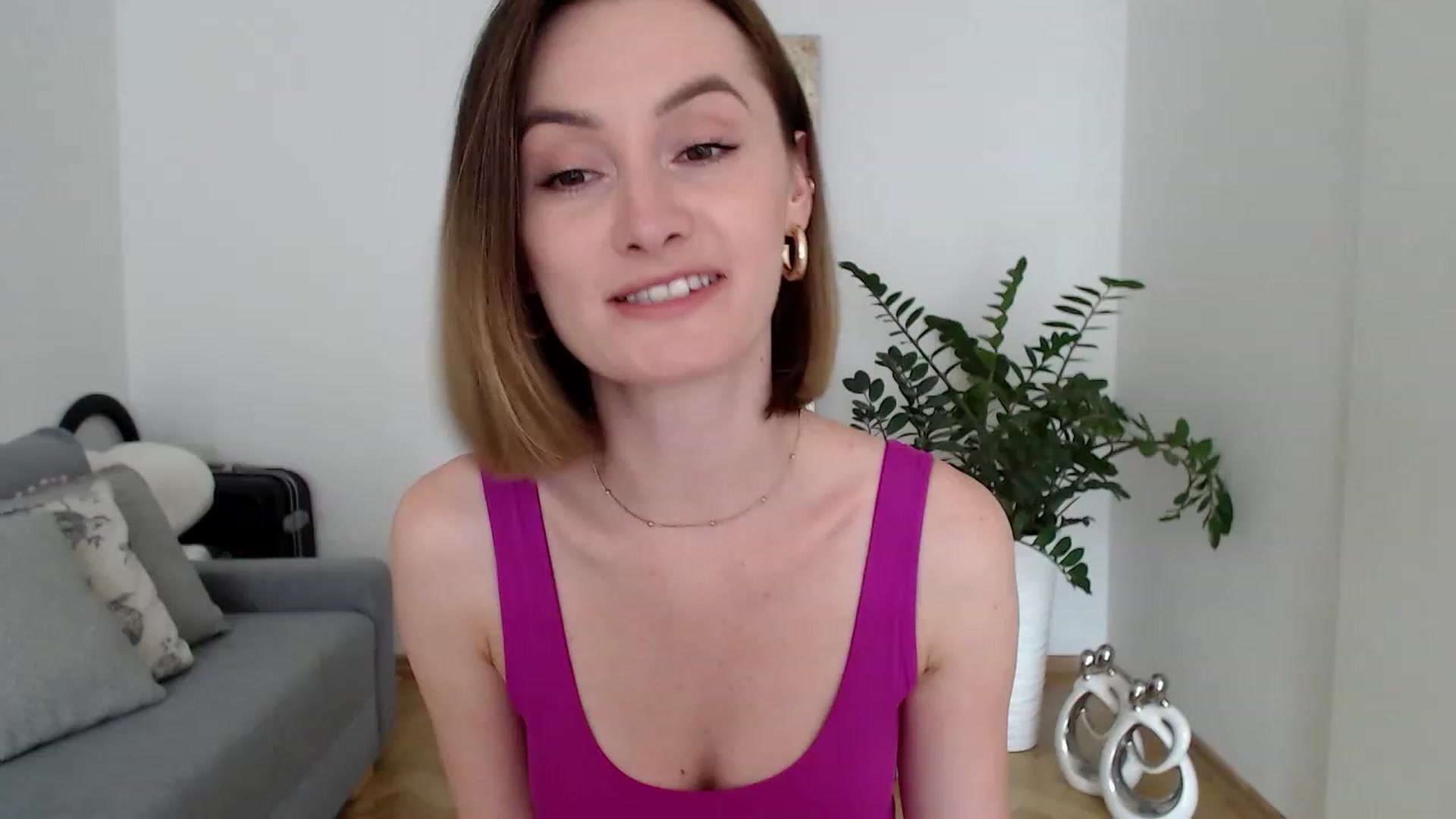 Gallery image thumbnail from PerlaBella's myfreecams stream on, 06/28/2023, 11:36 image 12 of 20