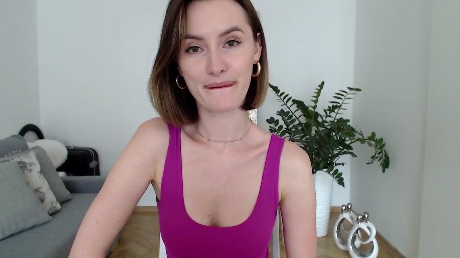 Gallery image thumbnail from PerlaBella's myfreecams stream on, 06/28/2023, 11:36 image 16 of 20
