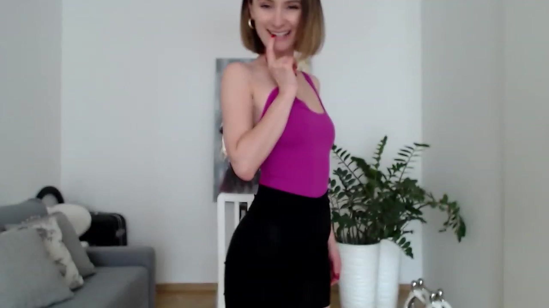 Gallery image thumbnail from PerlaBella's myfreecams stream on, 06/28/2023, 12:13 image 16 of 20