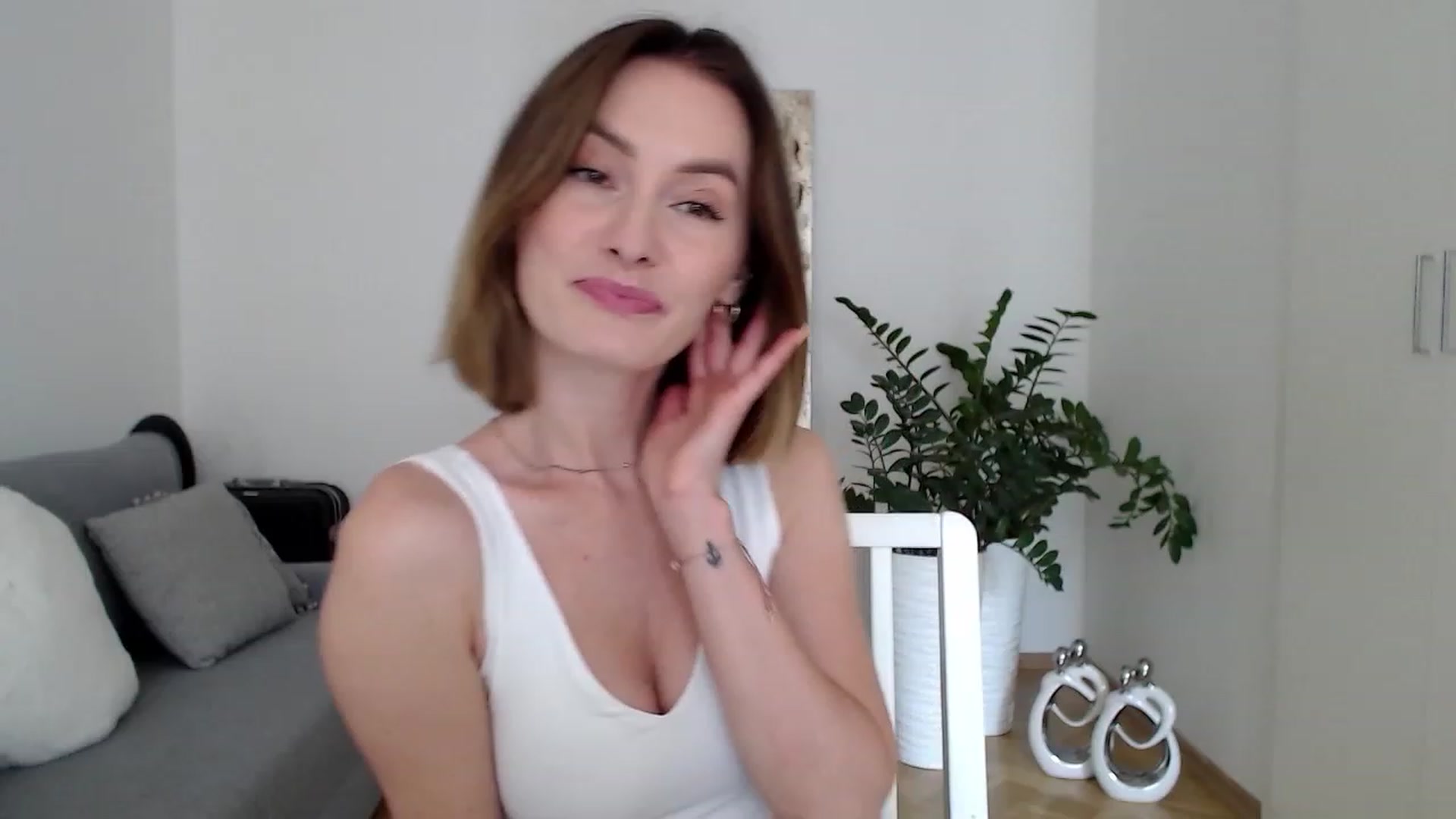 Gallery image thumbnail from PerlaBella's myfreecams stream on, 07/14/2023, 12:20 image 2 of 20