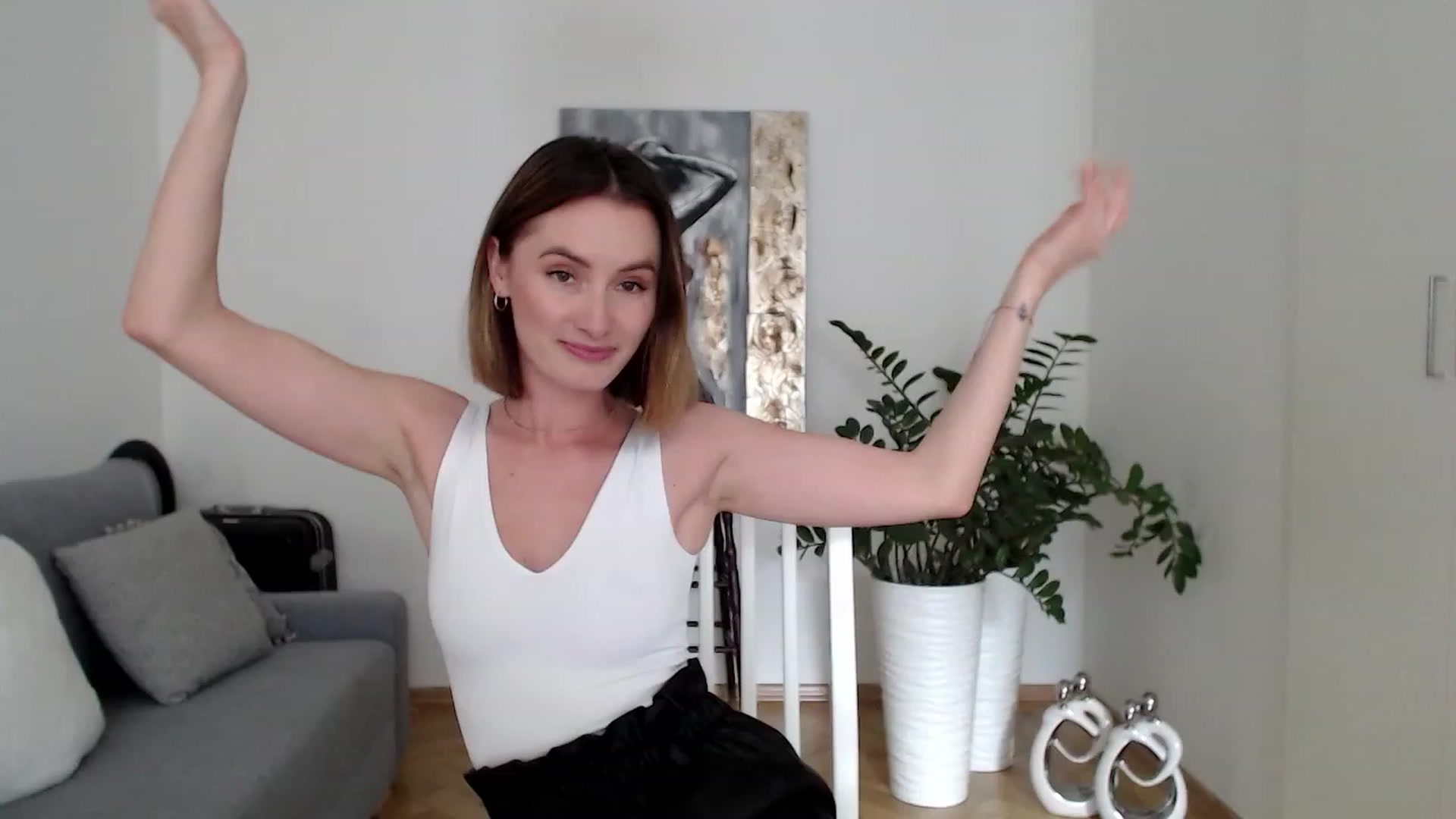 Gallery image thumbnail from PerlaBella's myfreecams stream on, 07/14/2023, 13:16 image 5 of 20