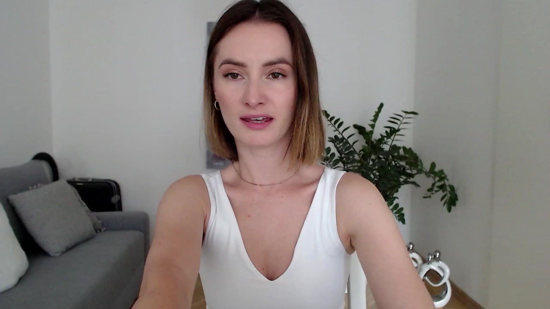 Gallery image thumbnail from PerlaBella's myfreecams stream on, 07/14/2023, 13:16 image 16 of 20