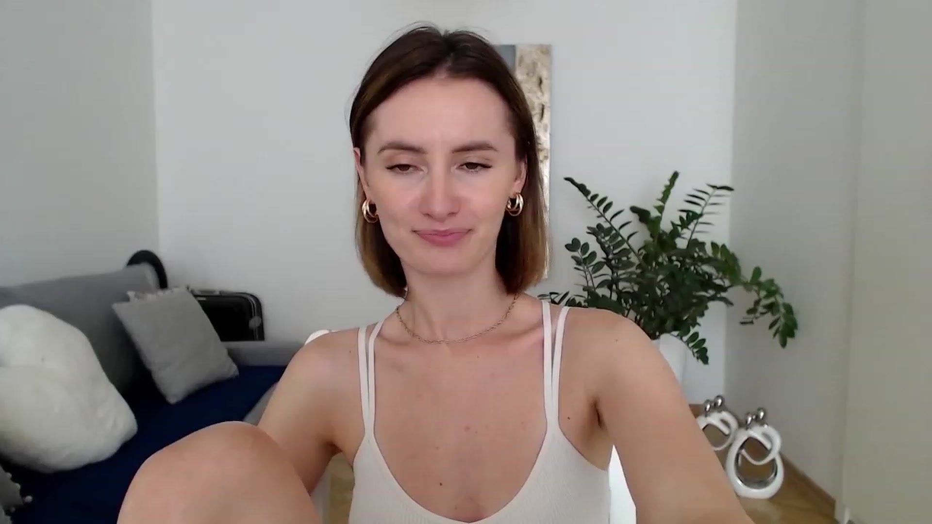 Gallery image thumbnail from PerlaBella's myfreecams stream on, 07/17/2023, 11:42 image 12 of 20