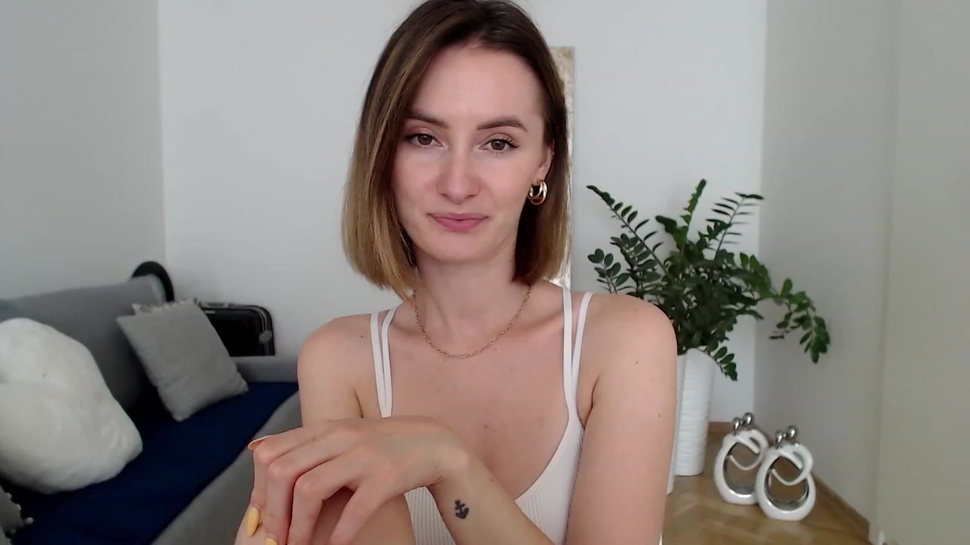 Gallery image thumbnail from PerlaBella's myfreecams stream on, 07/17/2023, 11:42 image 19 of 20