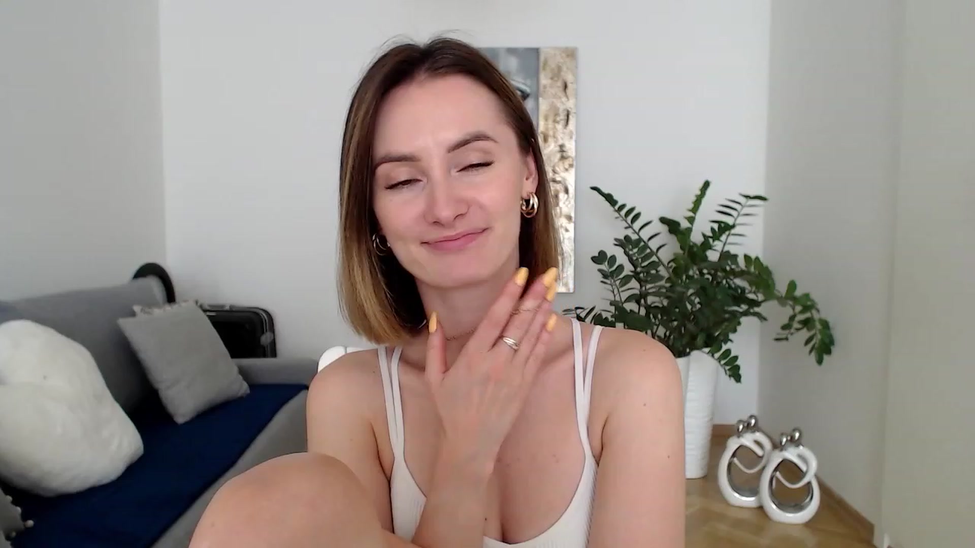 Gallery image thumbnail from PerlaBella's myfreecams stream on, 07/17/2023, 11:42 image 14 of 20
