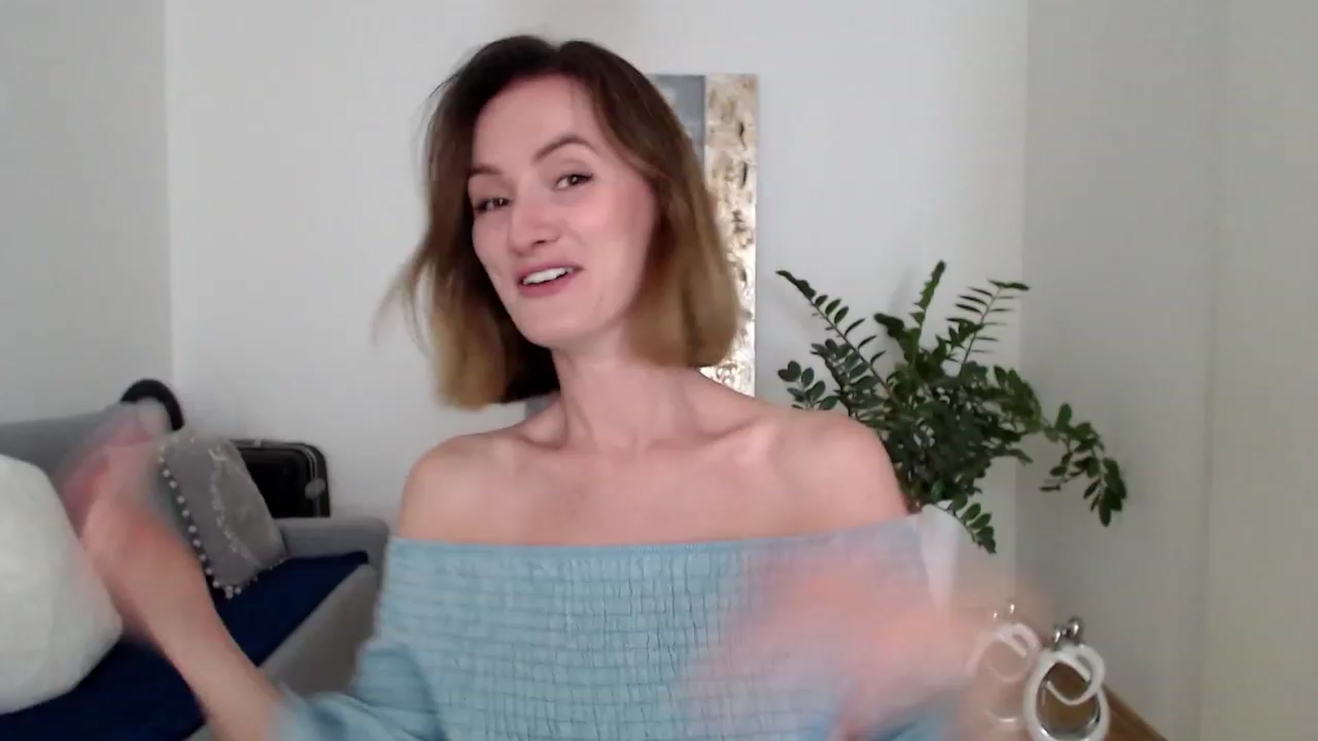 Gallery image thumbnail from PerlaBella's myfreecams stream on, 07/18/2023, 12:54 image 16 of 20