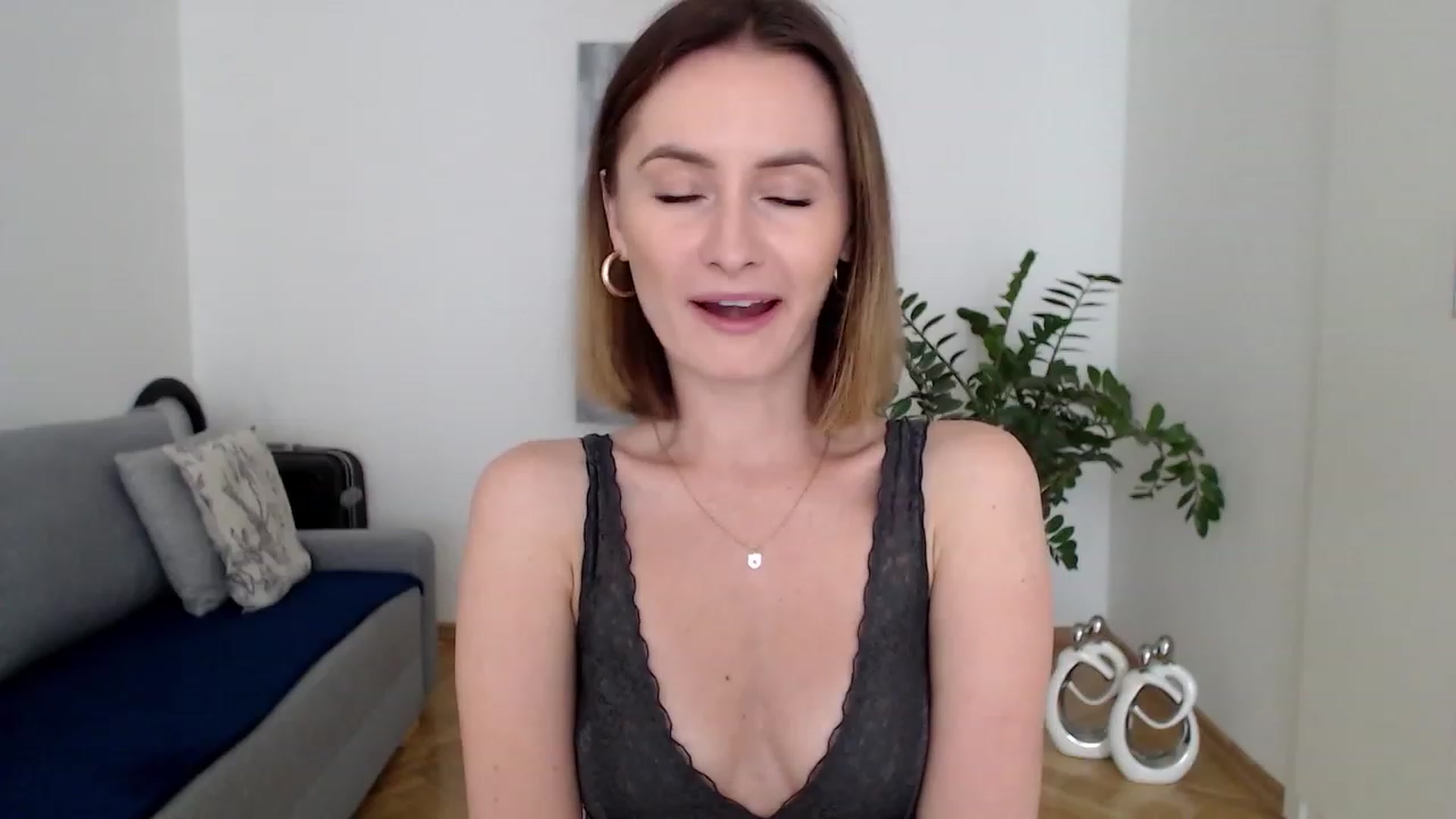 Gallery image thumbnail from PerlaBella's myfreecams stream on, 07/26/2023, 12:33 image 3 of 20