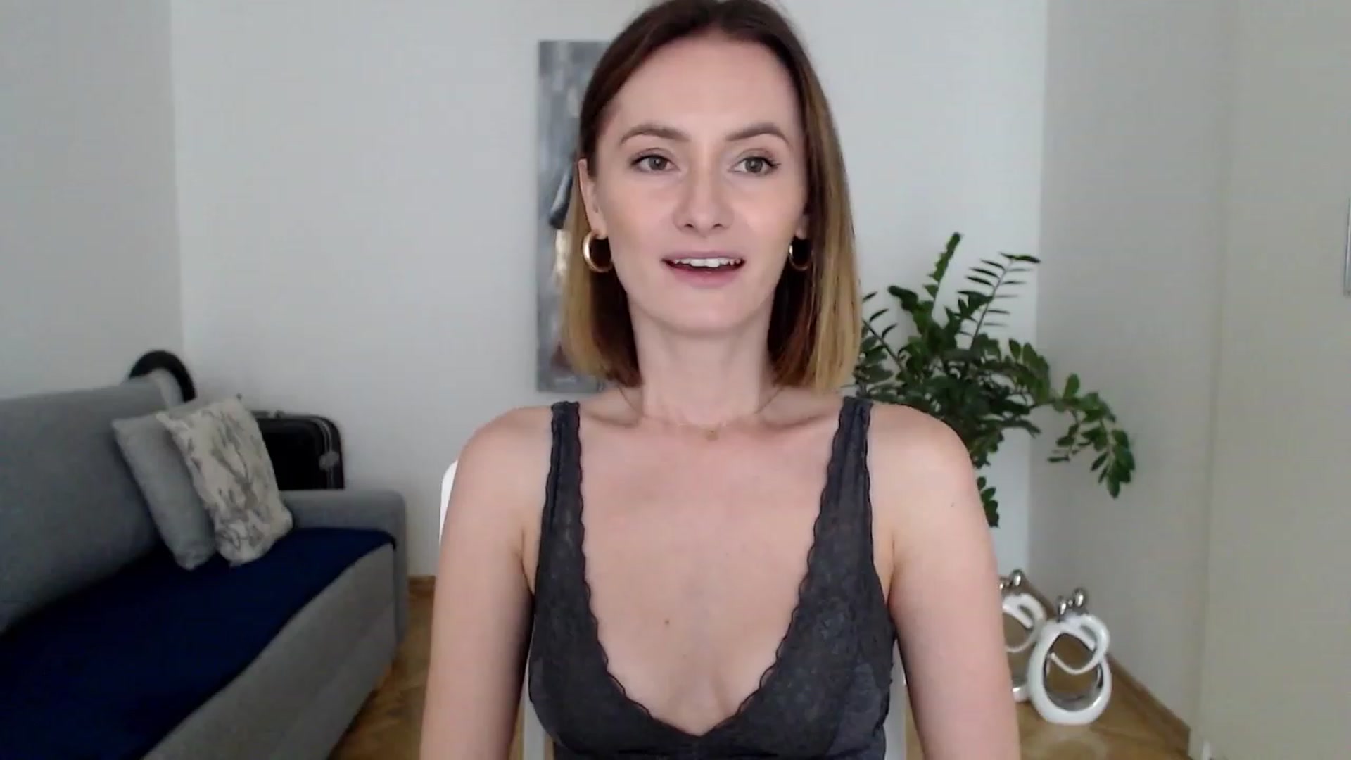 Gallery image thumbnail from PerlaBella's myfreecams stream on, 07/26/2023, 12:33 image 14 of 20