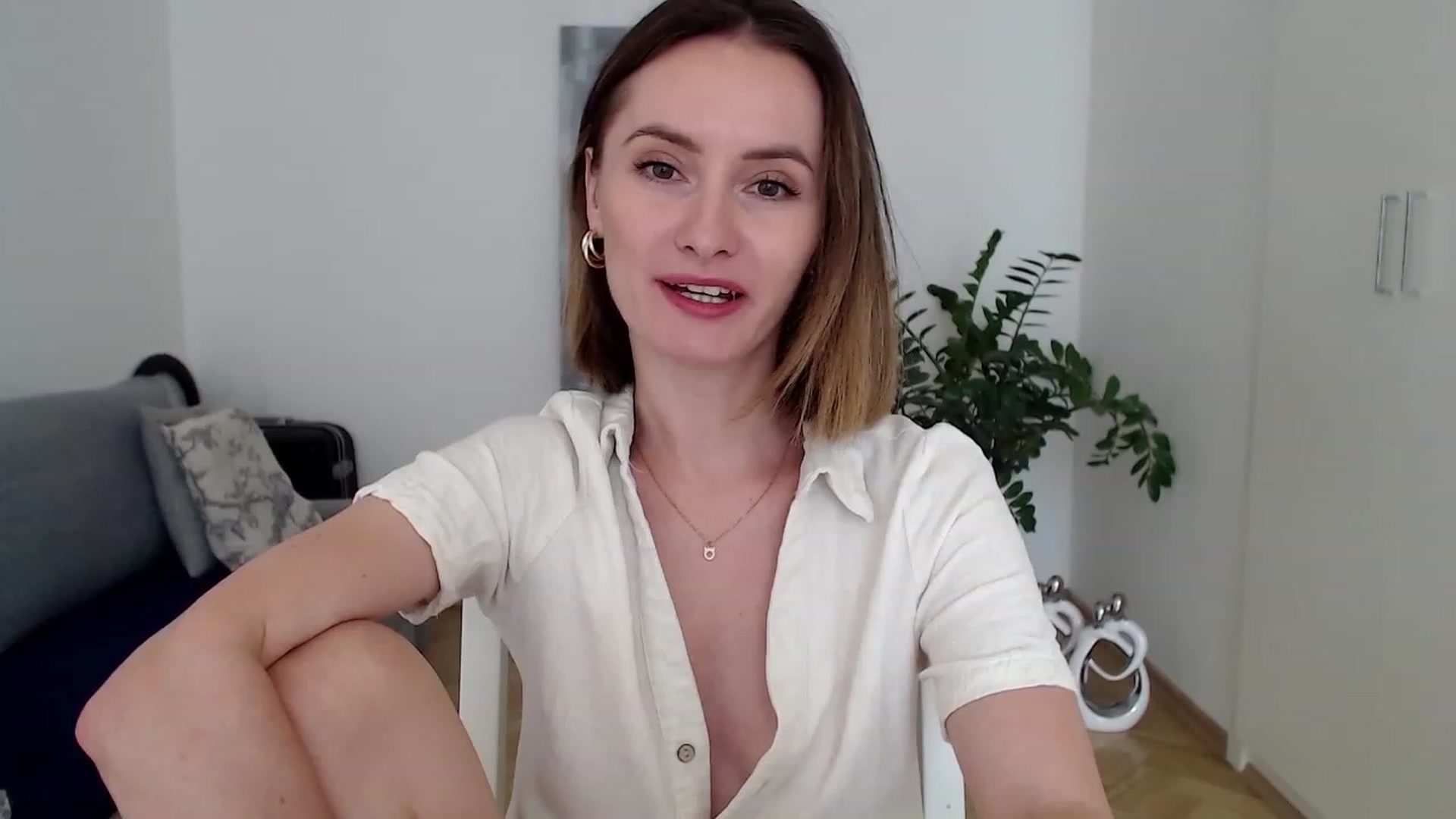 Gallery image thumbnail from PerlaBella's myfreecams stream on, 07/27/2023, 12:30 image 10 of 20