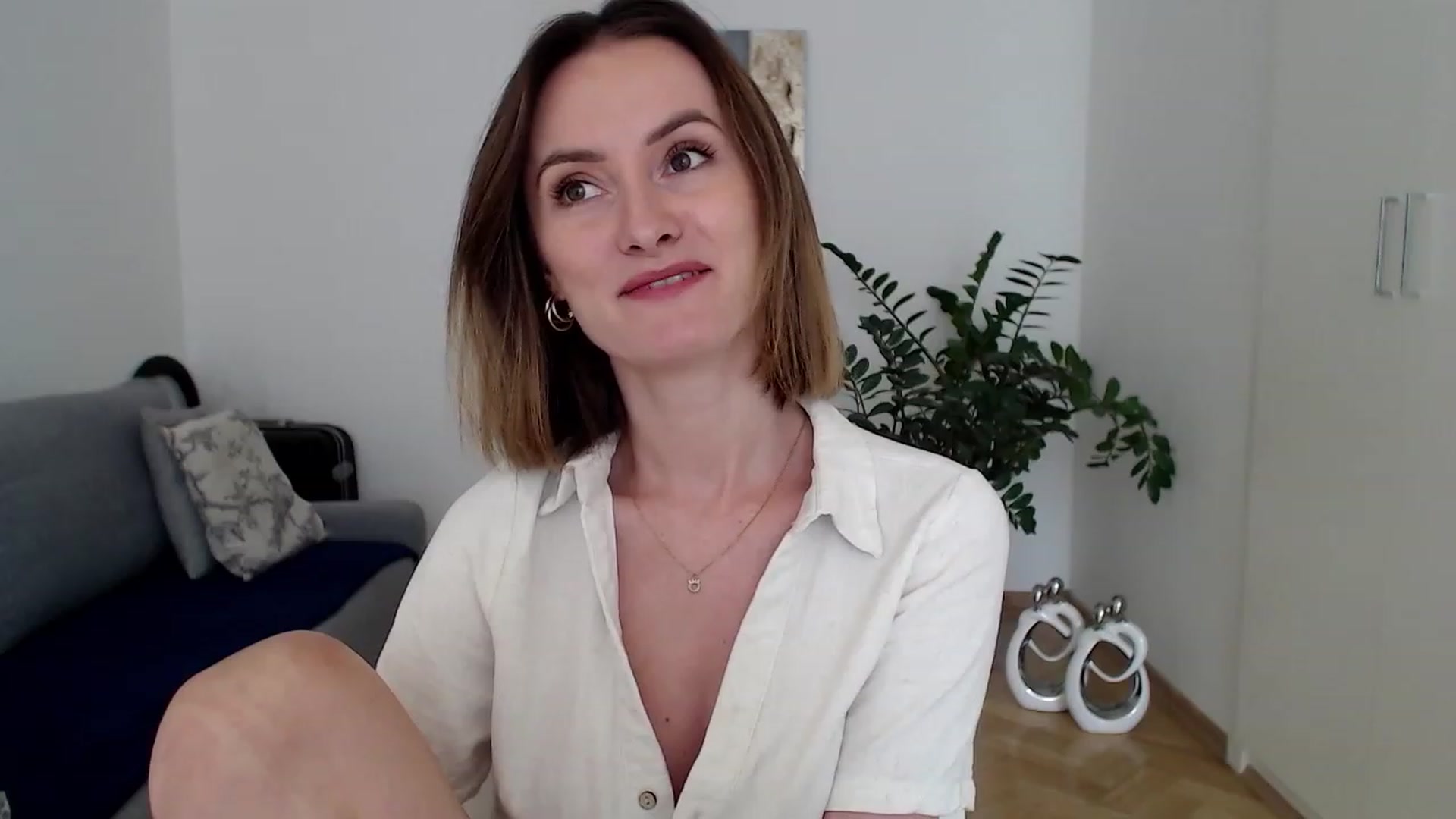 Gallery image thumbnail from PerlaBella's myfreecams stream on, 07/27/2023, 12:30 image 9 of 20