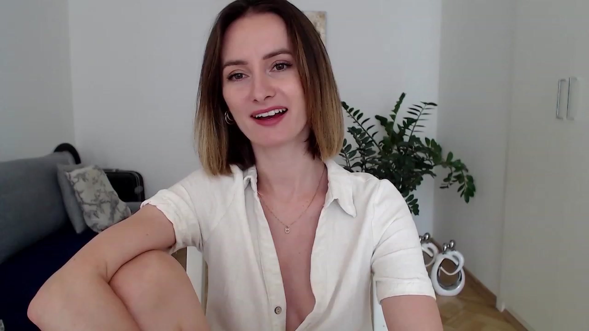 Gallery image thumbnail from PerlaBella's myfreecams stream on, 07/27/2023, 12:30 image 8 of 20