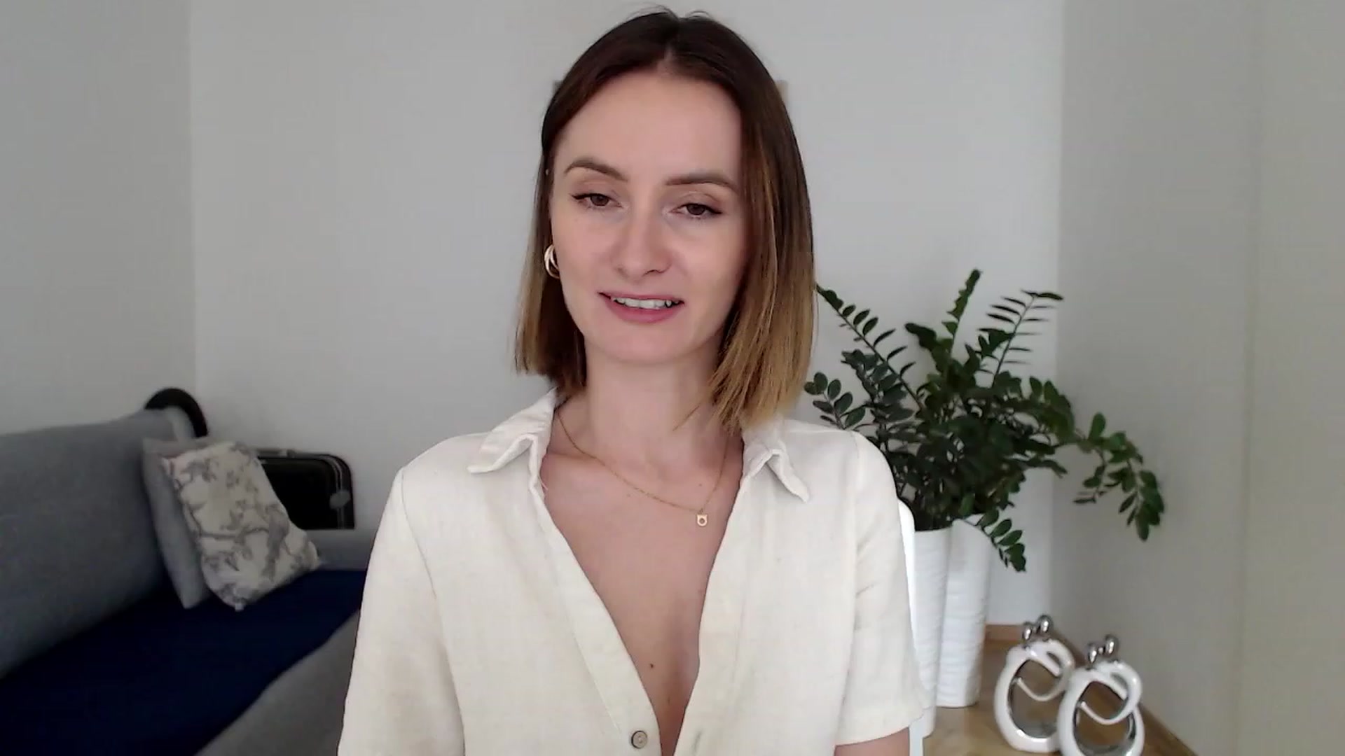 Gallery image thumbnail from PerlaBella's myfreecams stream on, 07/27/2023, 14:05 image 16 of 20