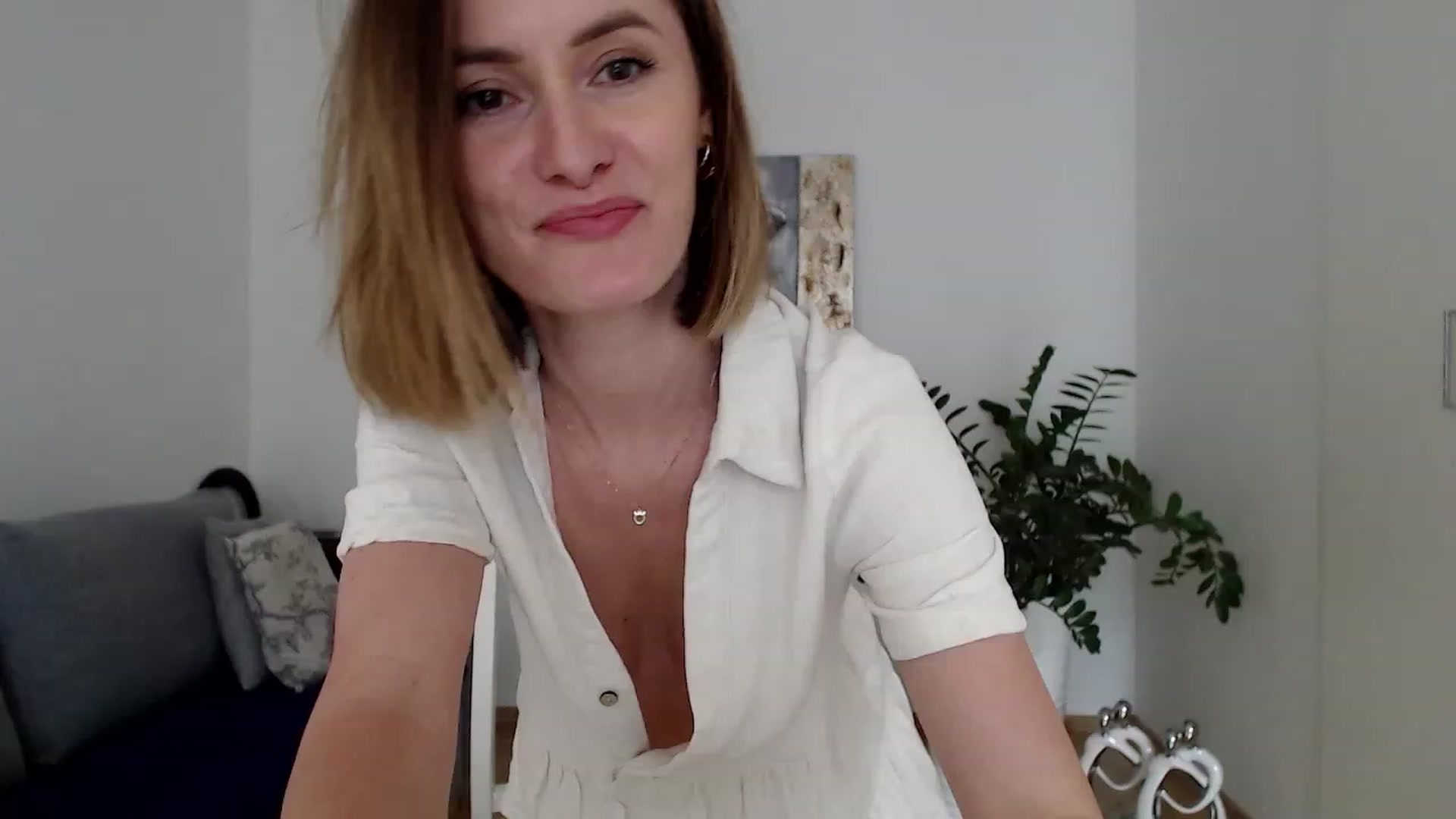 Gallery image thumbnail from PerlaBella's myfreecams stream on, 07/27/2023, 14:05 image 6 of 20