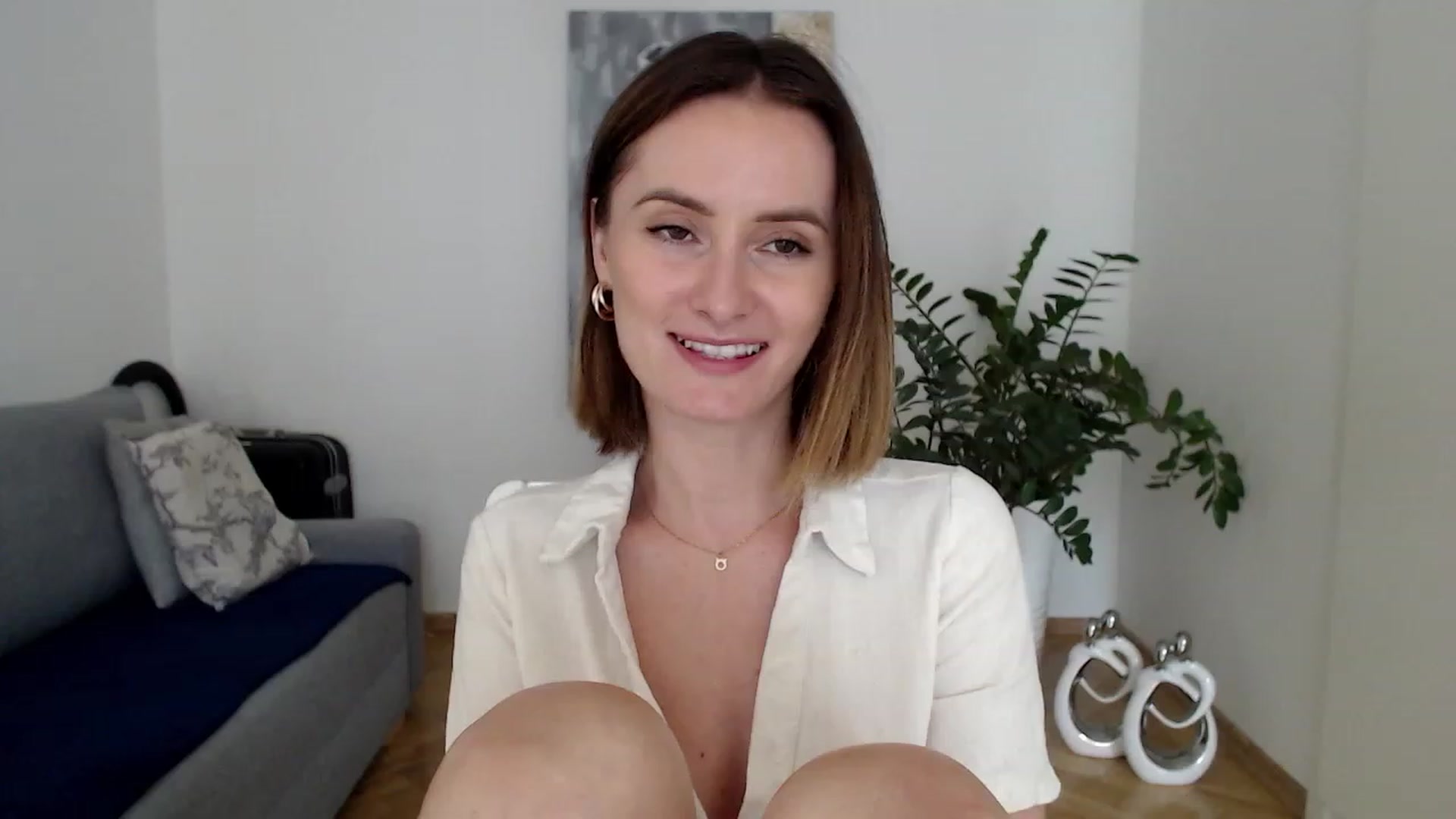 Gallery image thumbnail from PerlaBella's myfreecams stream on, 07/27/2023, 15:38 image 11 of 20