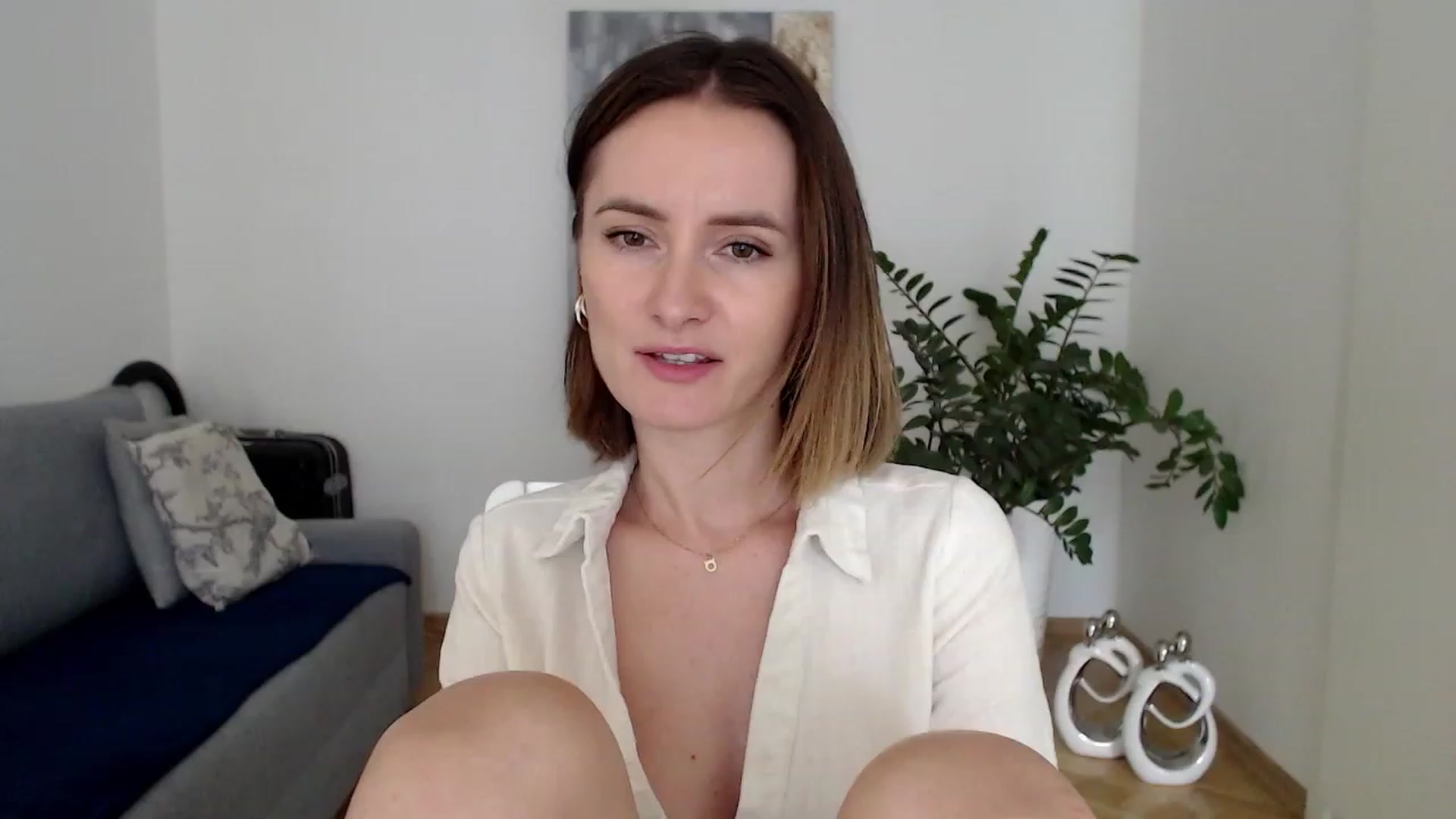 Gallery image thumbnail from PerlaBella's myfreecams stream on, 07/27/2023, 15:38 image 12 of 20