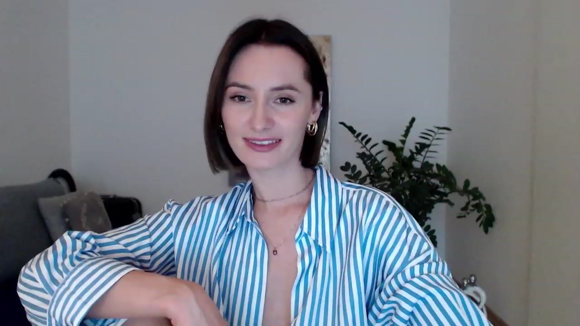 Gallery image thumbnail from PerlaBella's myfreecams stream on, 07/28/2023, 18:13 image 10 of 20