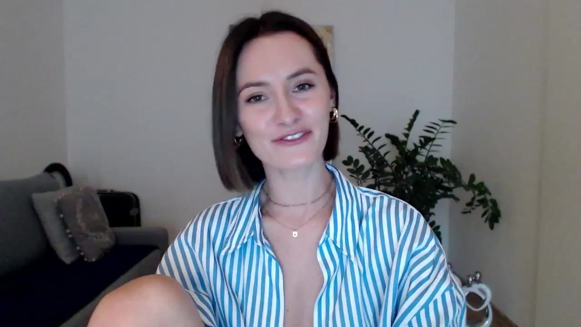 Gallery image thumbnail from PerlaBella's myfreecams stream on, 07/28/2023, 18:13 image 18 of 20