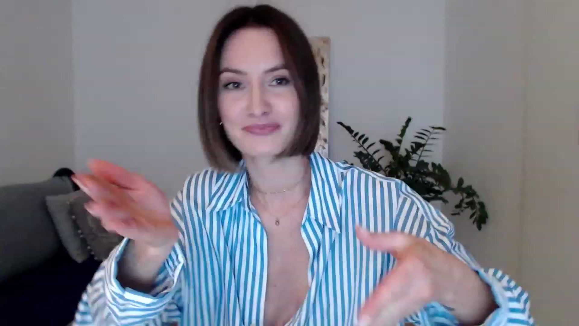 Gallery image thumbnail from PerlaBella's myfreecams stream on, 07/28/2023, 18:13 image 14 of 20