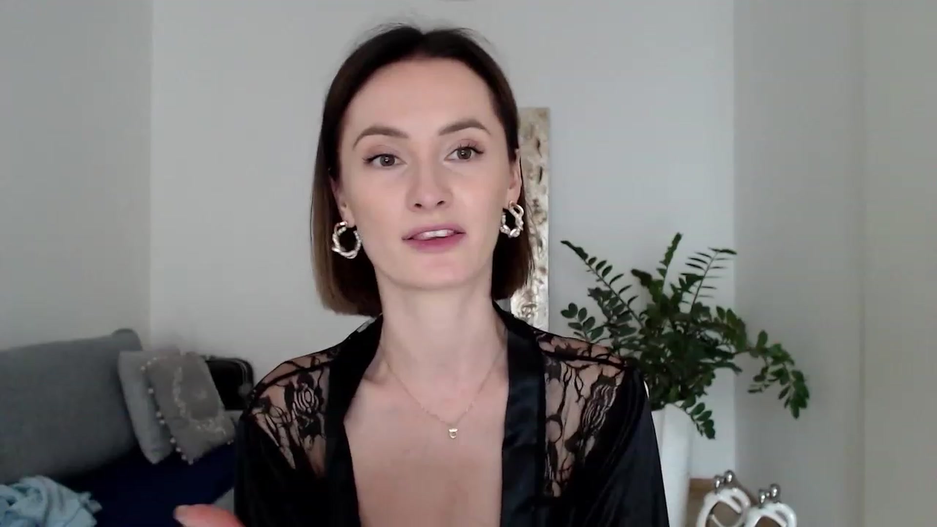 Gallery image thumbnail from PerlaBella's myfreecams stream on, 07/29/2023, 17:42 image 12 of 20