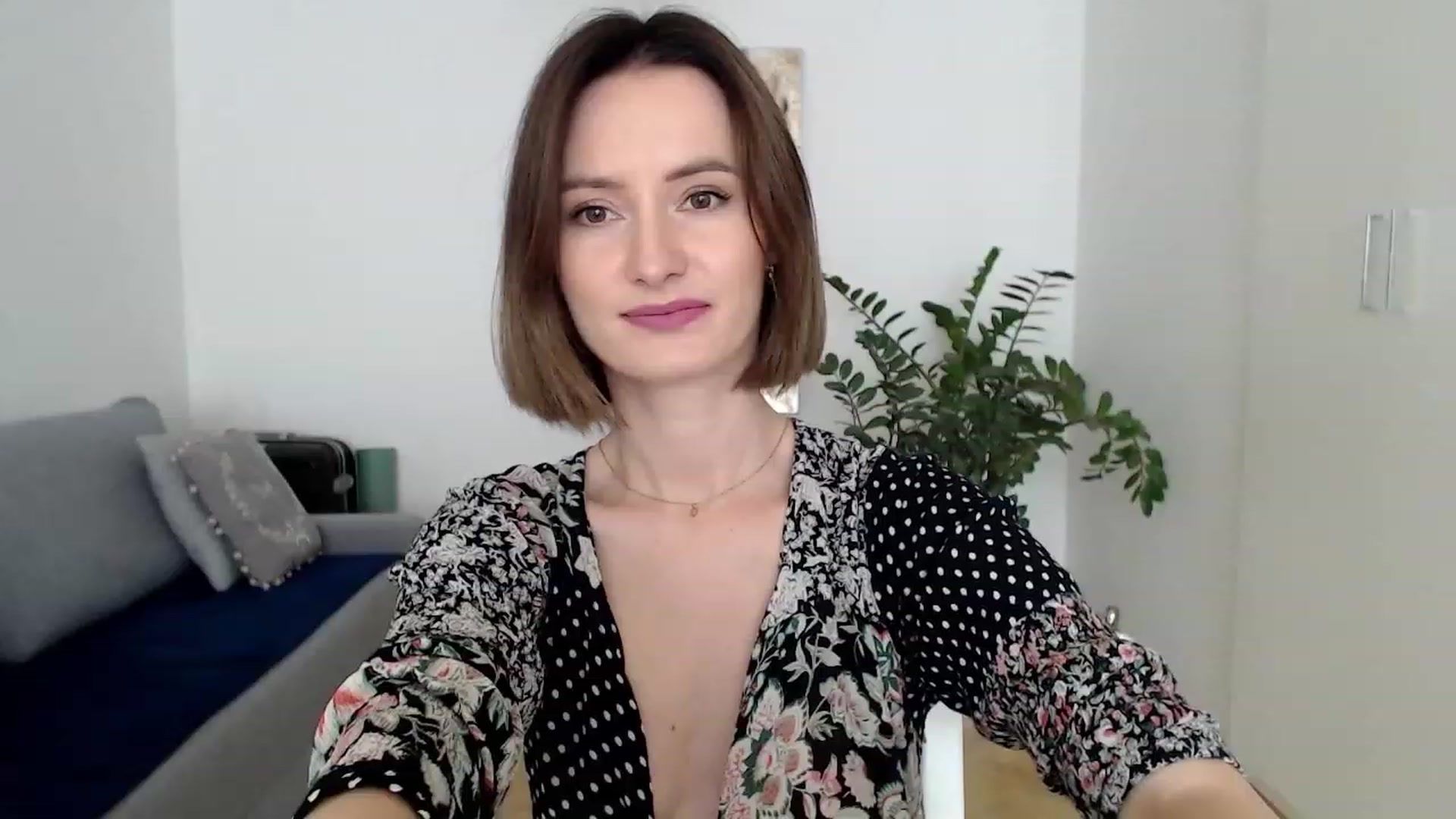 Gallery image thumbnail from PerlaBella's myfreecams stream on, 08/01/2023, 12:52 image 10 of 20