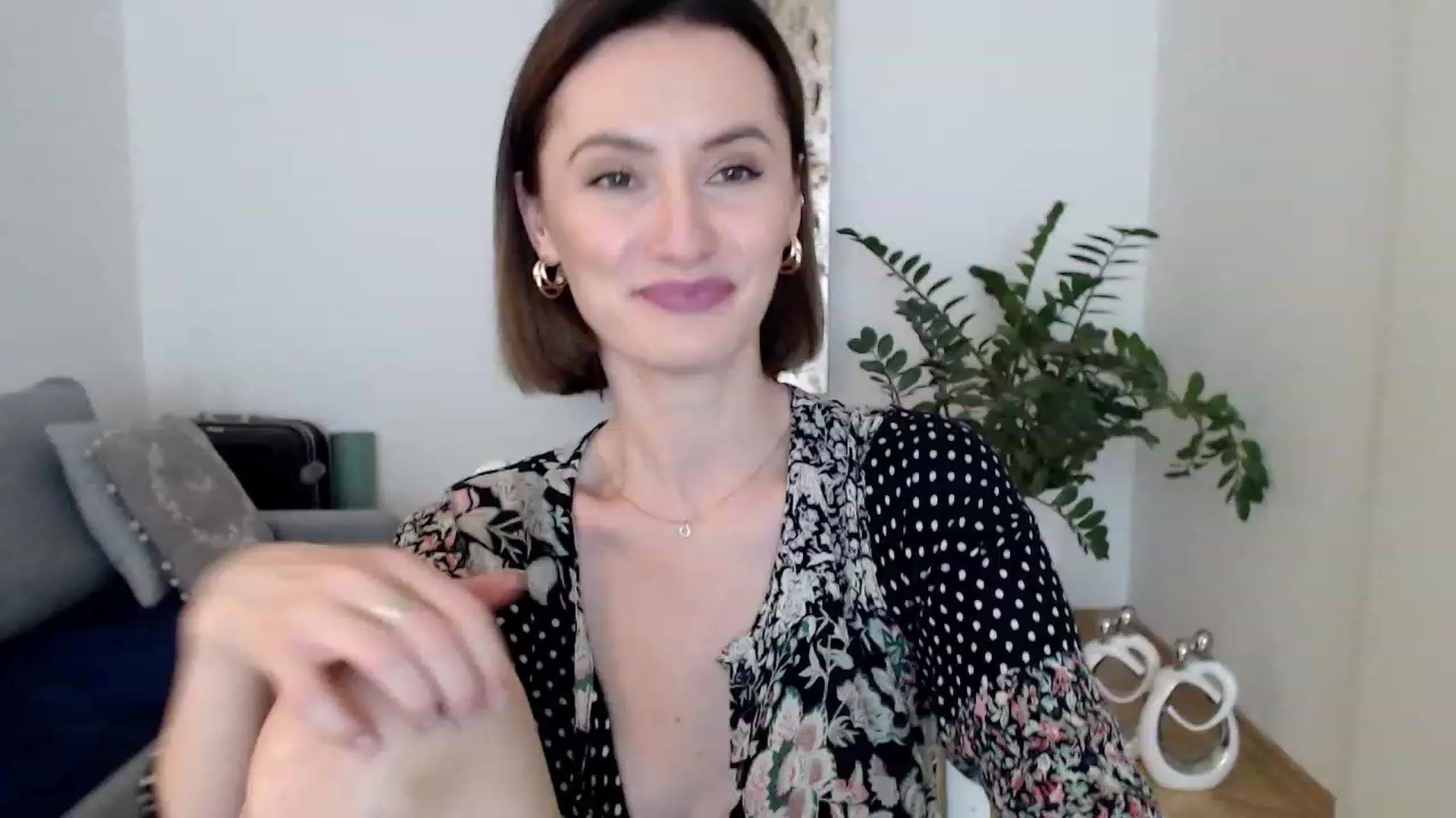 Gallery image thumbnail from PerlaBella's myfreecams stream on, 08/01/2023, 14:57 image 19 of 20