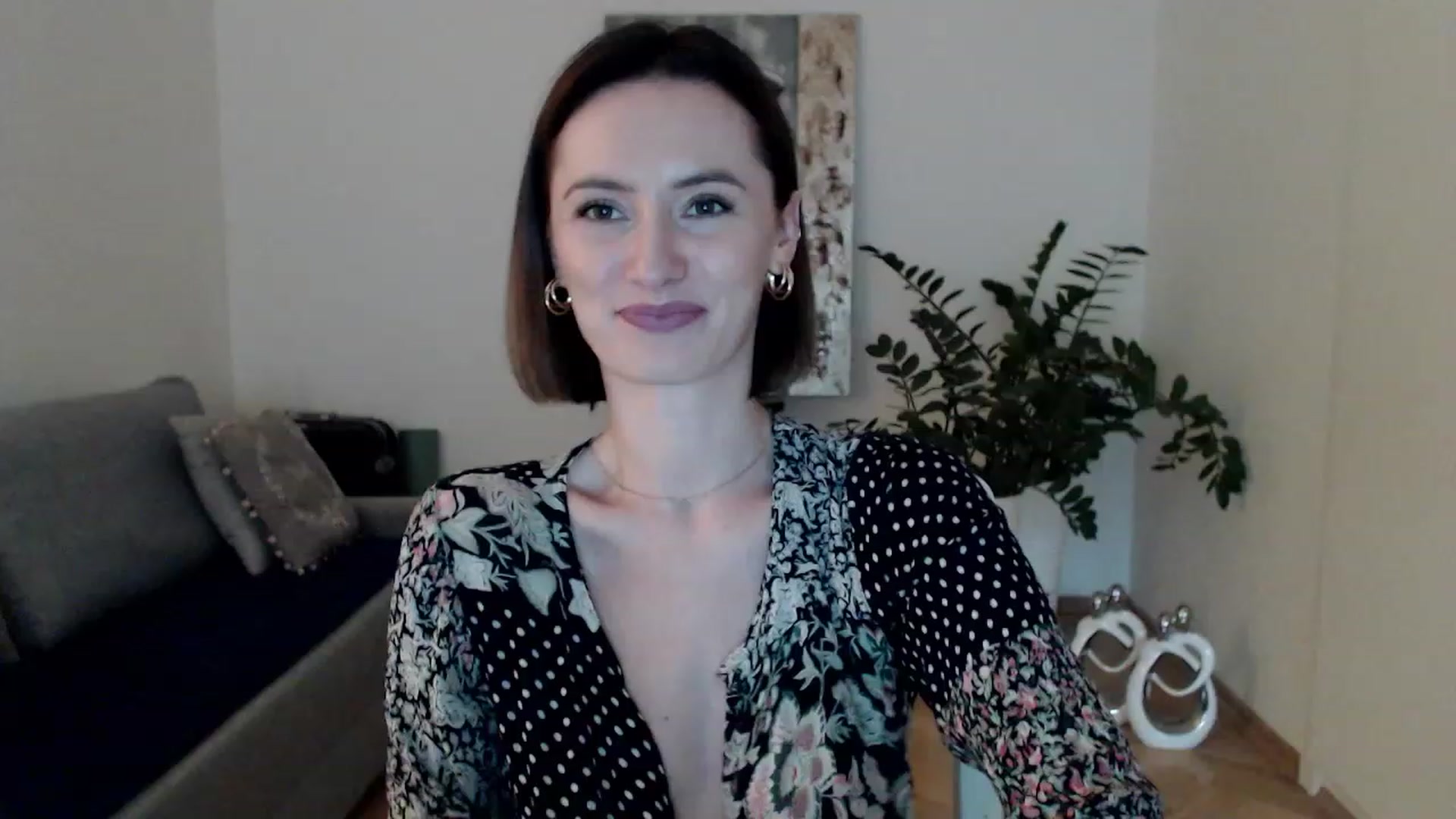 Gallery image thumbnail from PerlaBella's myfreecams stream on, 08/01/2023, 14:57 image 6 of 20