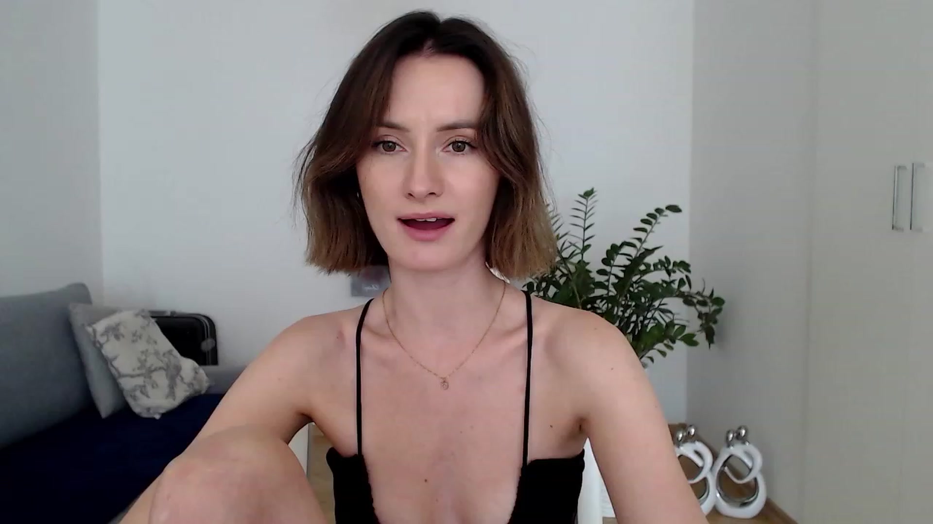 Gallery image thumbnail from PerlaBella's myfreecams stream on, 08/04/2023, 14:10 image 1 of 20