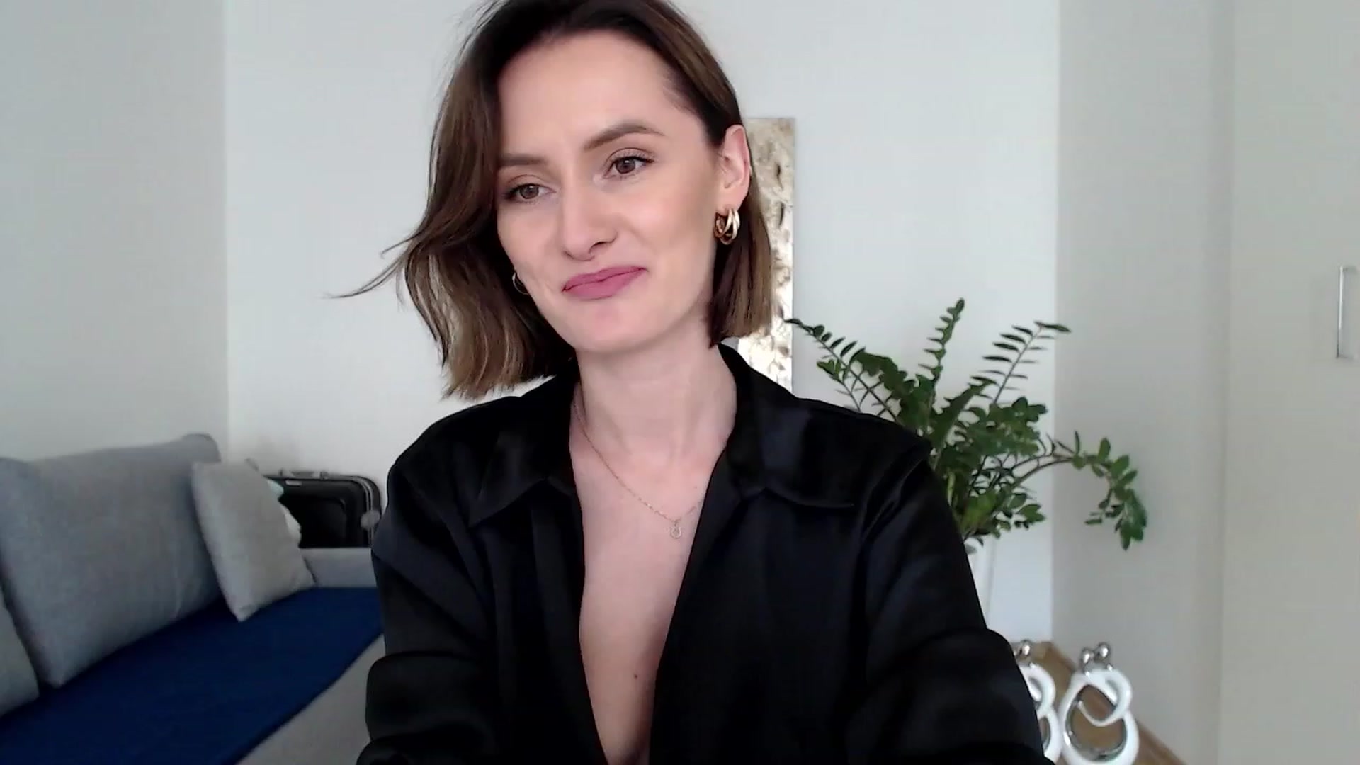 Gallery image thumbnail from PerlaBella's myfreecams stream on, 08/07/2023, 16:37 image 10 of 20