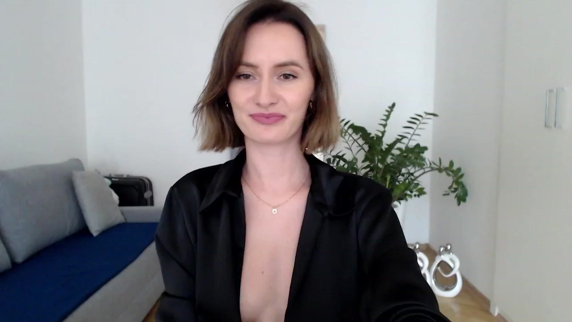 Gallery image thumbnail from PerlaBella's myfreecams stream on, 08/07/2023, 16:37 image 6 of 20